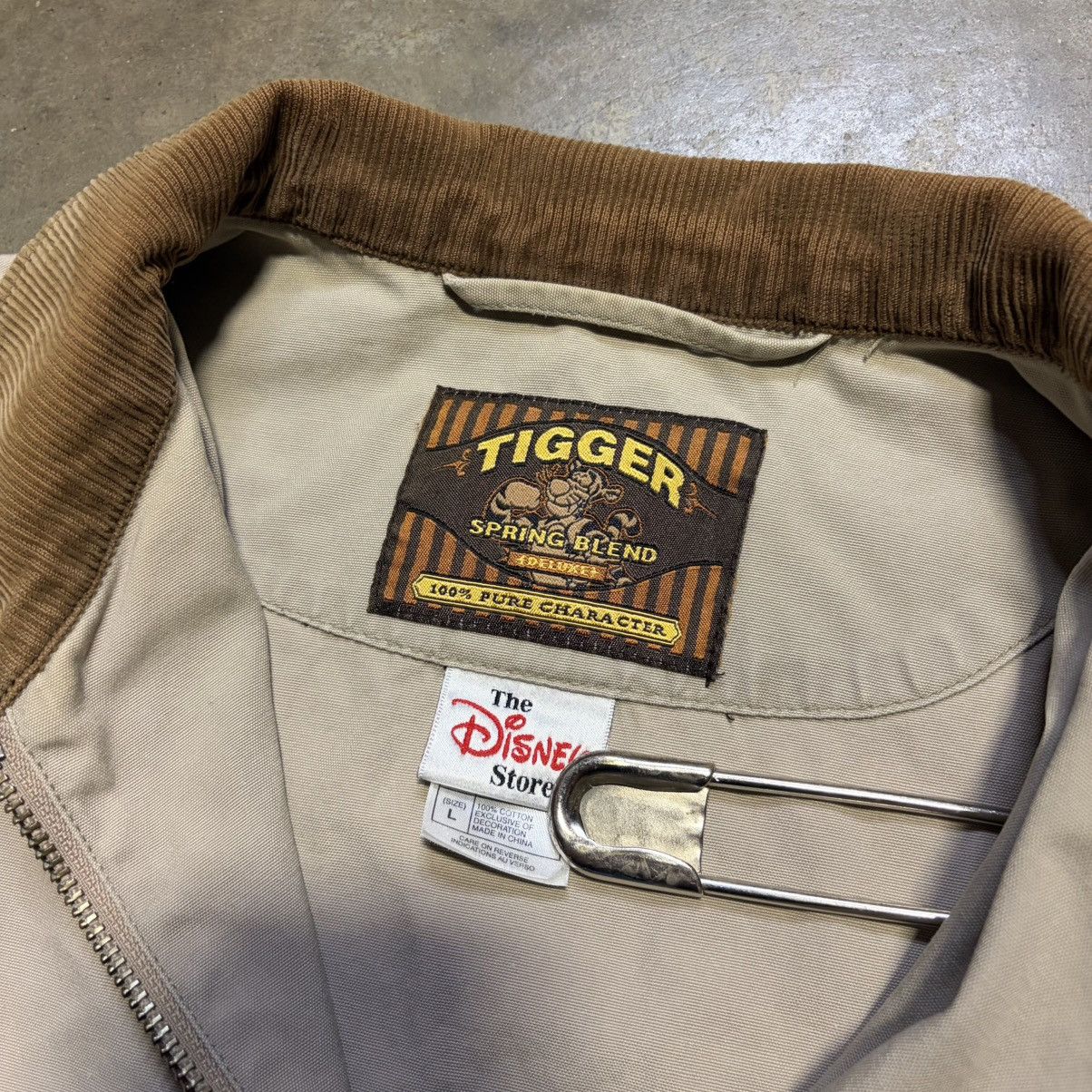Disney Vintage Disney Tigger Canvas Jacket Bomber Detroit Corduroy Size US L / EU 52-54 / 3 - 11 Thumbnail