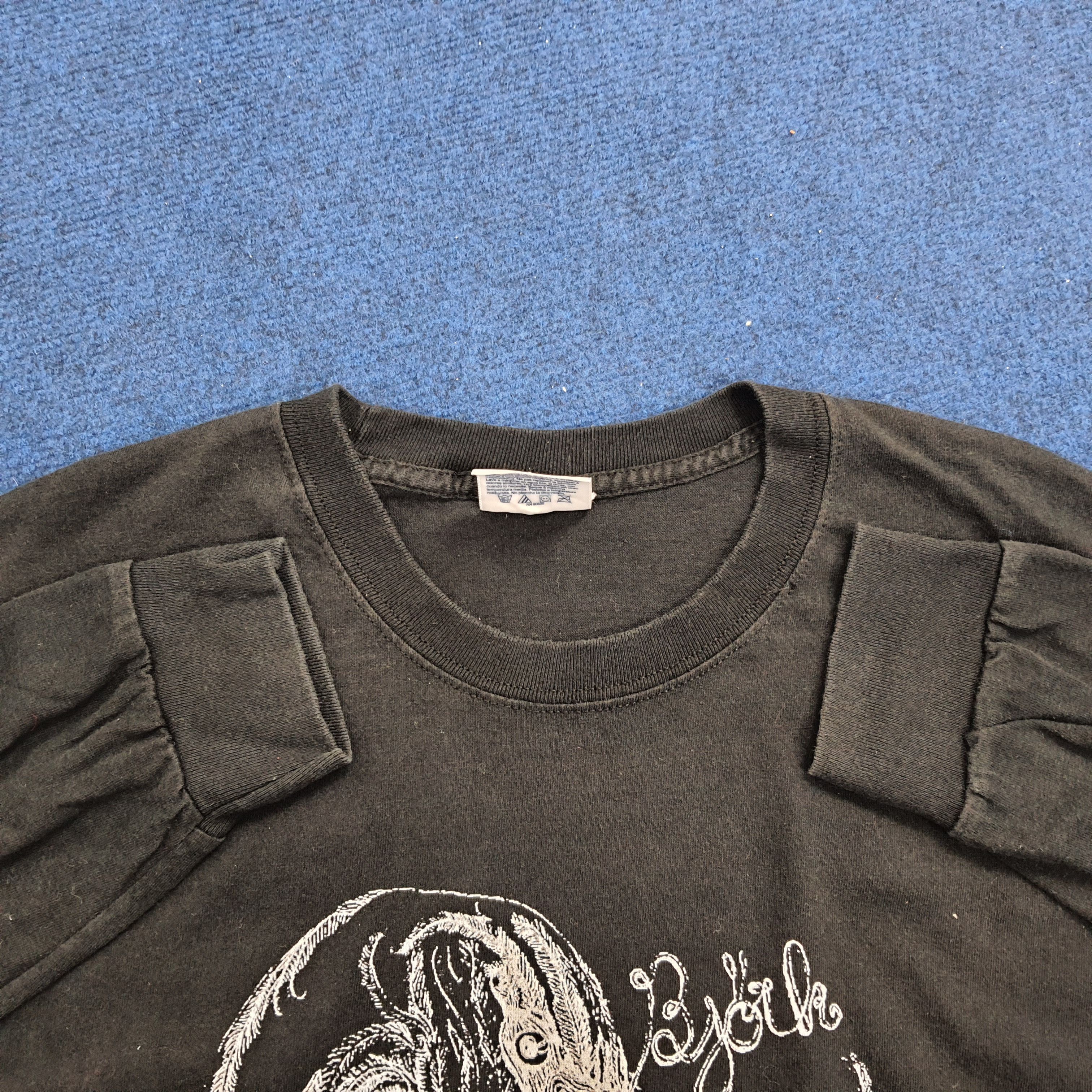 Band Tees BJORK Tshirt Size US M / EU 48-50 / 2 - 4 Thumbnail