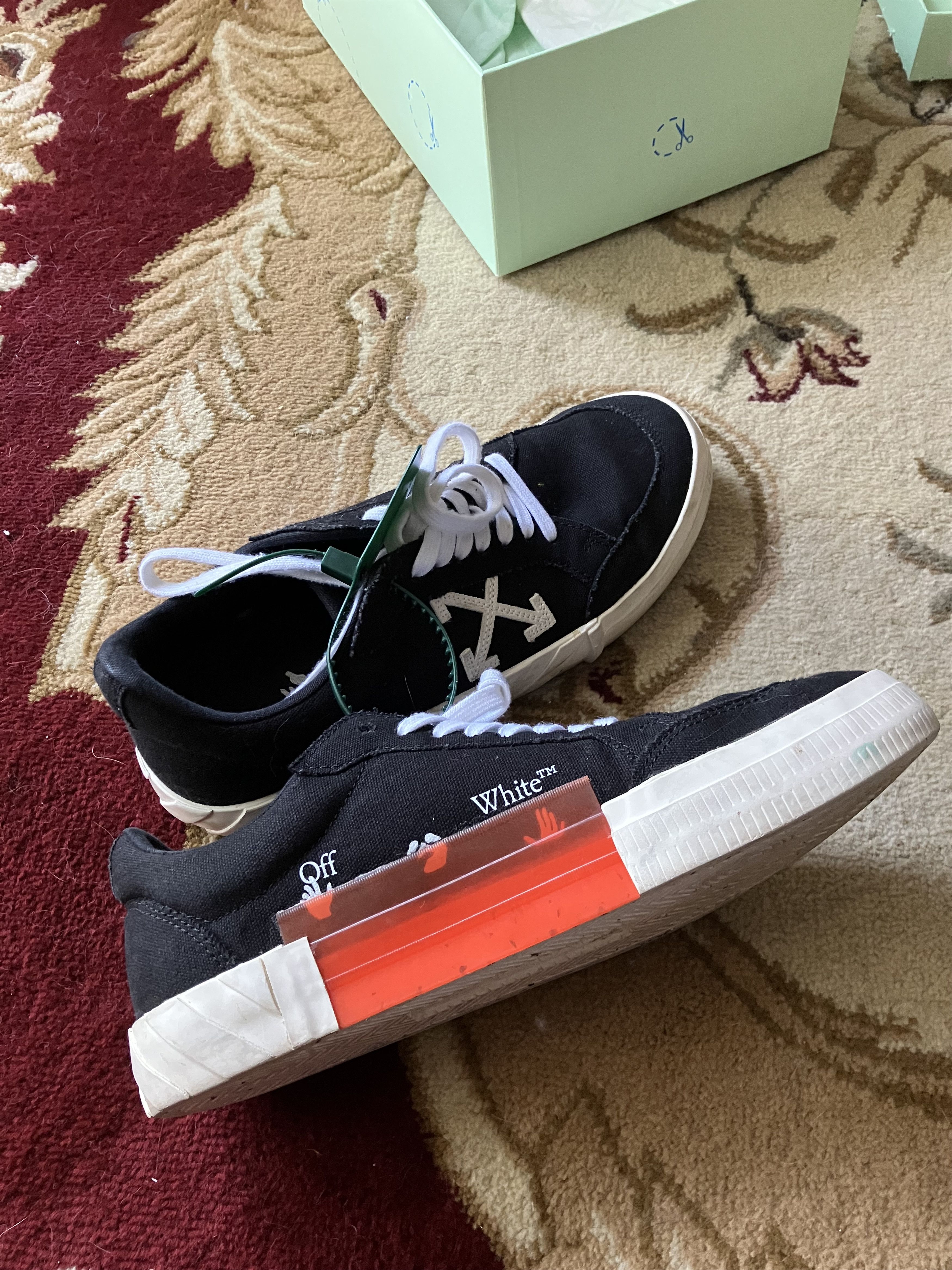 Off-White Off-White Vulc Low Sneakers Size US 10 / EU 43 - 4 Thumbnail