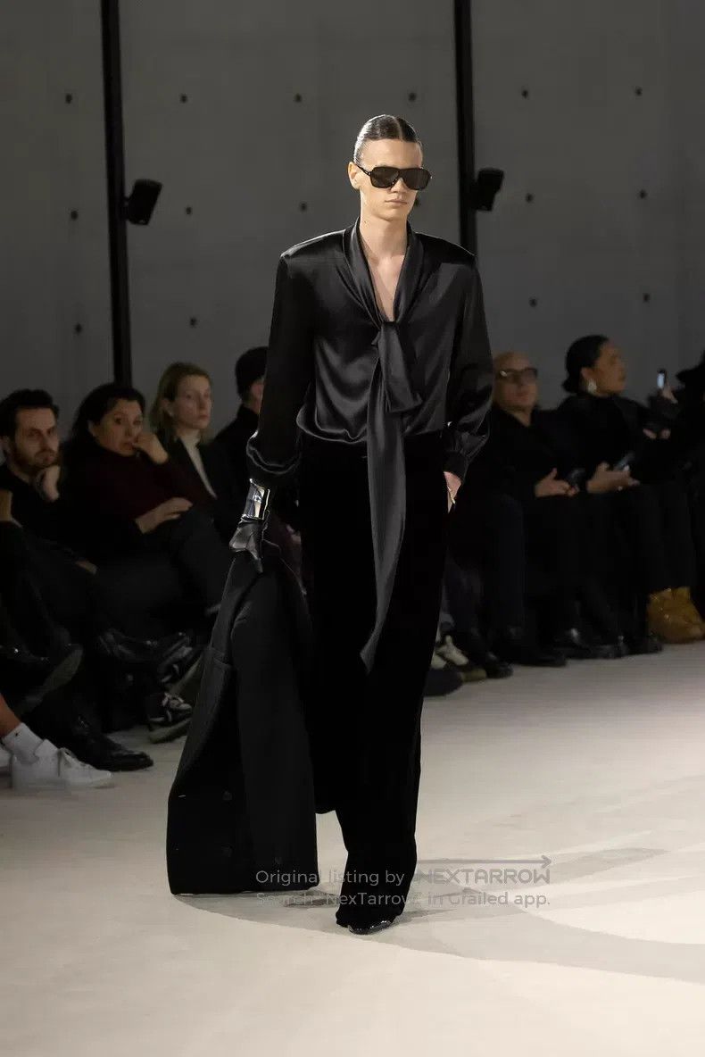 Saint Laurent Paris Saint Laurent Paris size M Black Velvet Wide Leg Trousers Size US 27 - 7 Thumbnail