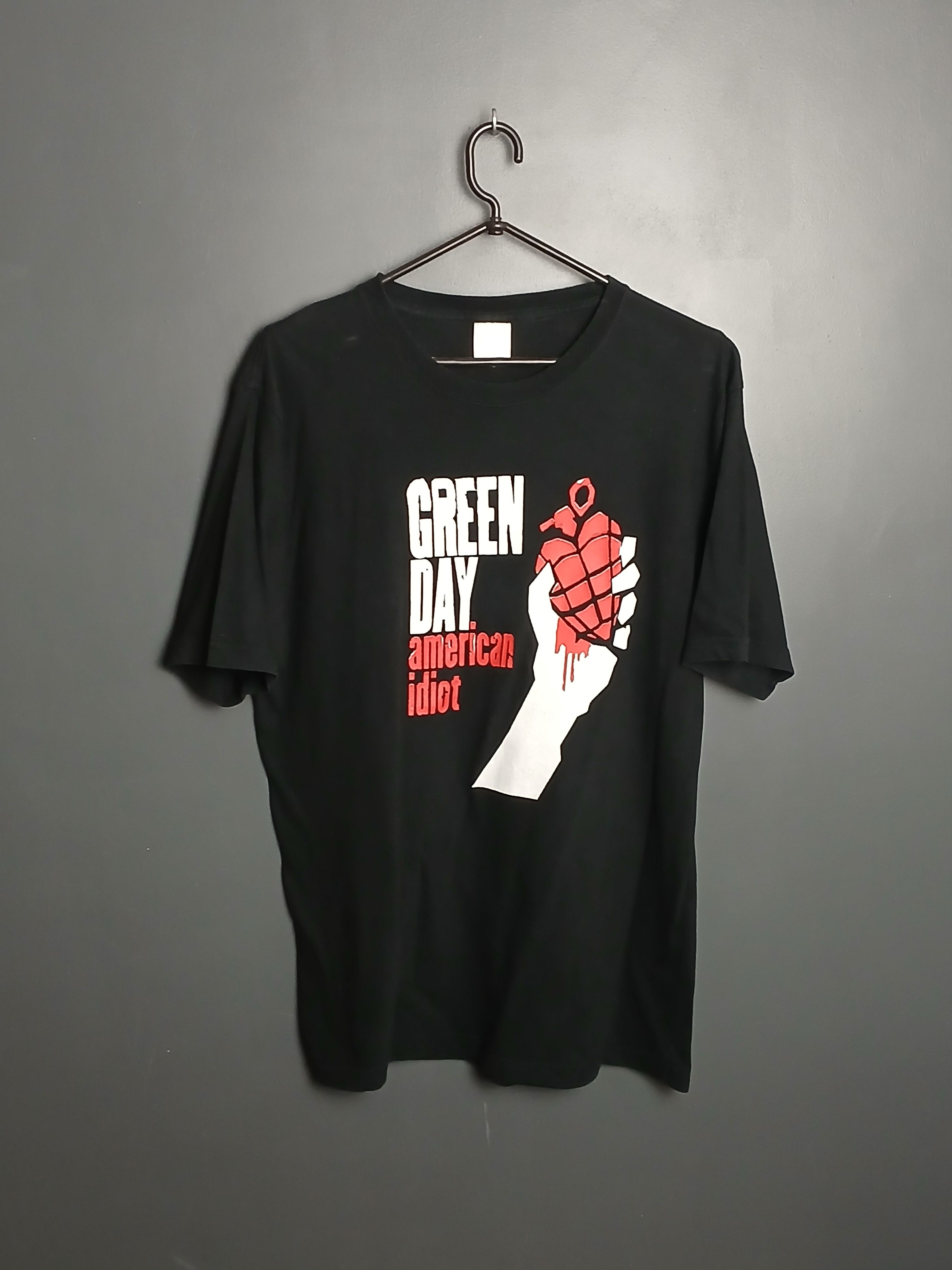 Band Tees Green Day American Idiot T-Shirt Size US XL / EU 56 / 4 - 1 Thumbnail