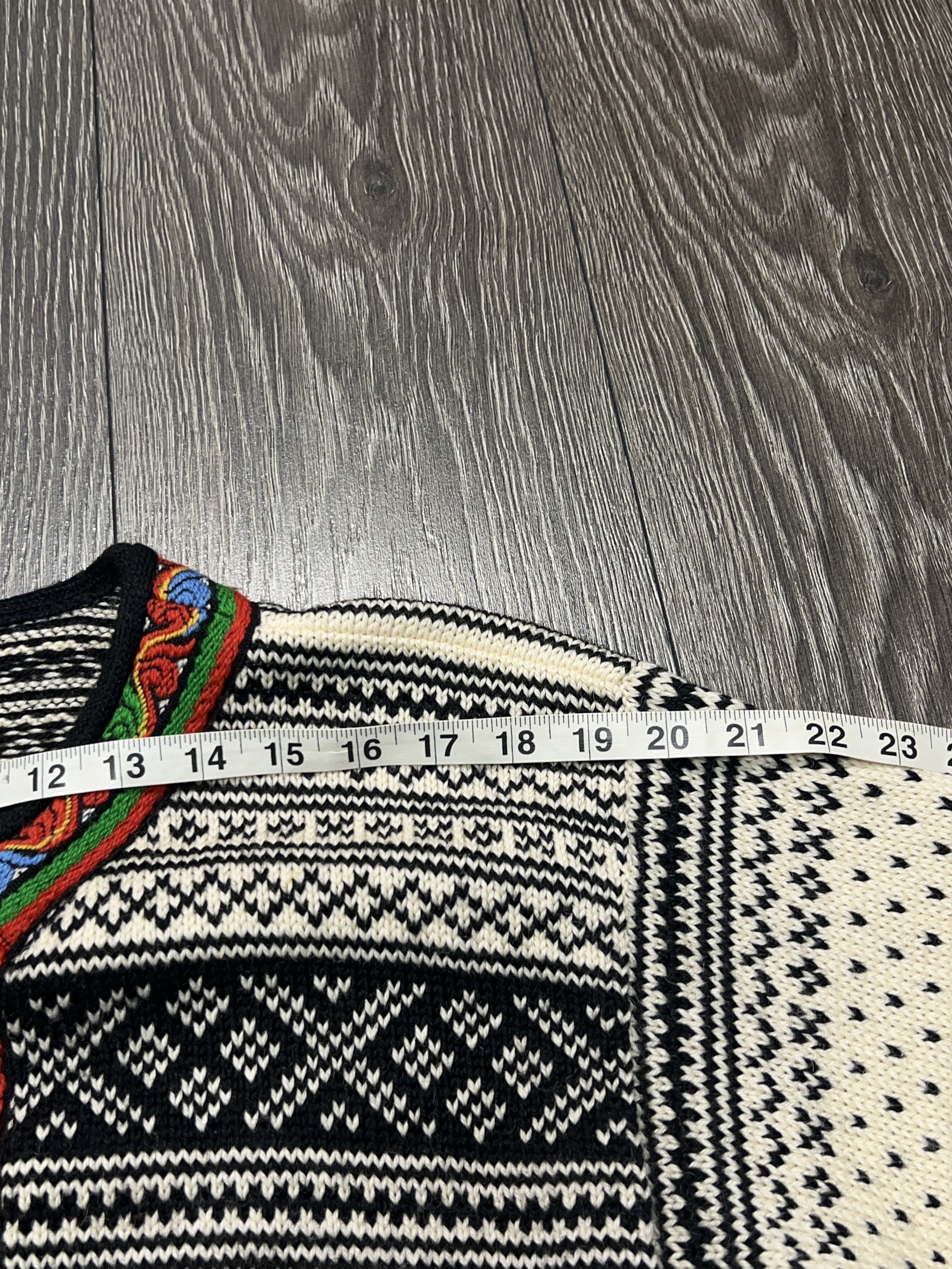 Traditional Weatherwear Wool Knit Clasp Cardigan Sweater Traditional Size 50 M Size US M / EU 48-50 / 2 - 7 Thumbnail