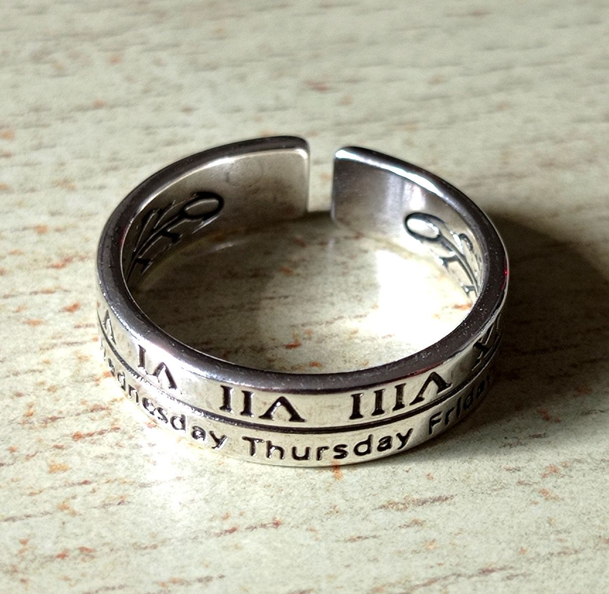 Vintage Punk Goth Romance Statement Engraved Silver Ring Size ONE SIZE - 1 Thumbnail