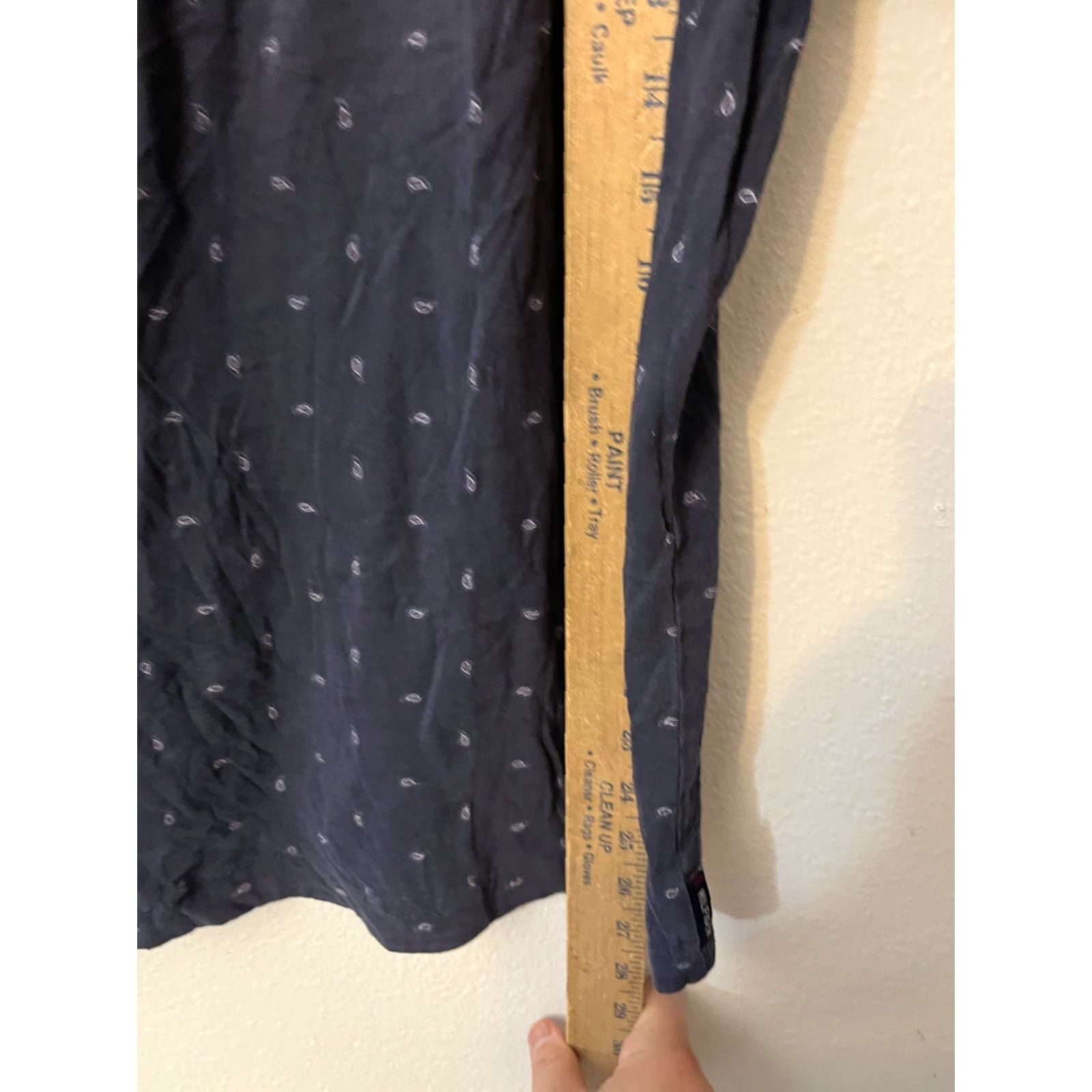 Tommy Hilfiger VINTAGE Tommy Hilfiger Mens T-Shirt Short Sleeve Crew Neck Navy Blue Geometric Logo All Over Print Large Size US L / EU 52-54 / 3 - 4 Thumbnail