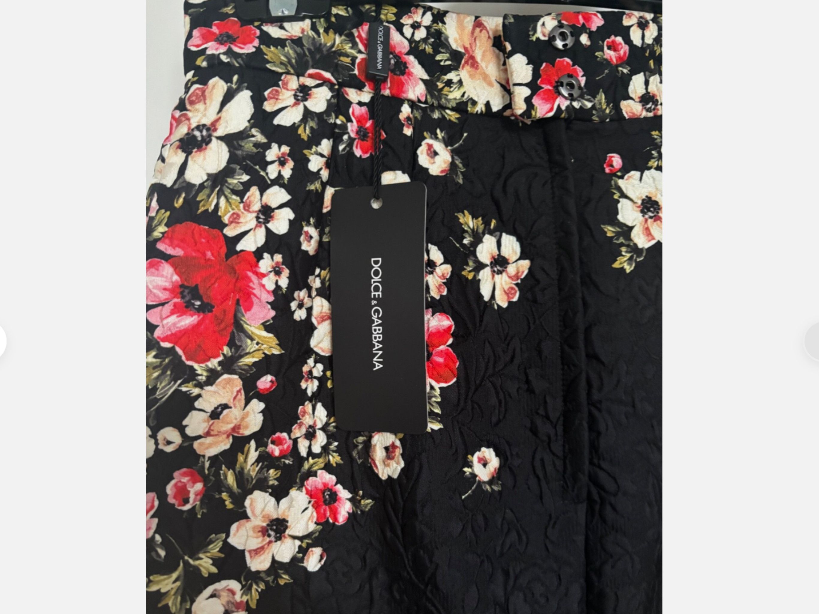 Dolce & Gabbana Dolce & Gabbana Floral Skirt, with original tags Size 27" / US 4 / IT 40 - 8 Thumbnail