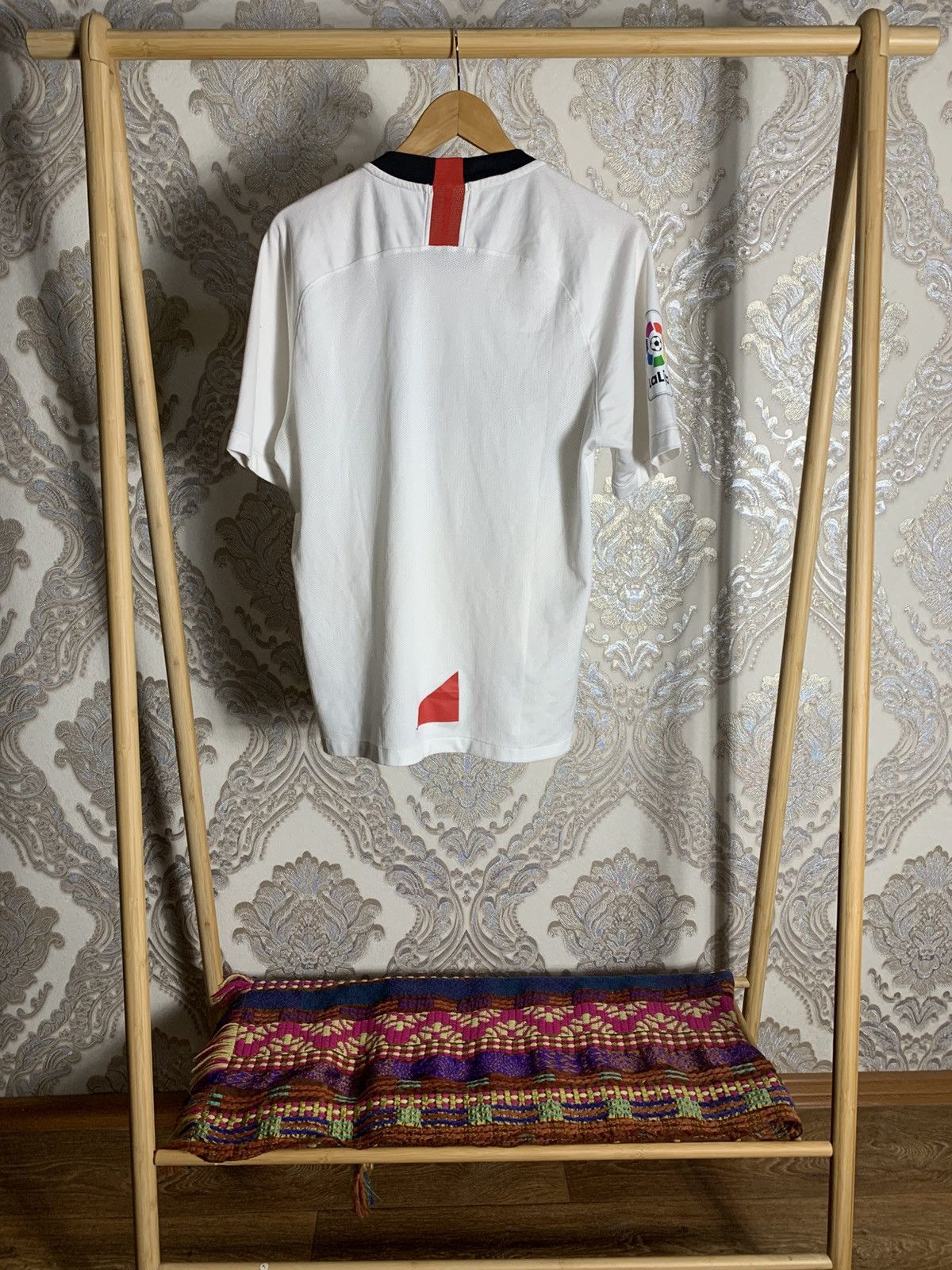 Nike VINTAGE NIKE FC SEVILLA SPAIN SOCCER JERSEY RETRO Y2K 90s Size US L / EU 52-54 / 3 - 7 Thumbnail