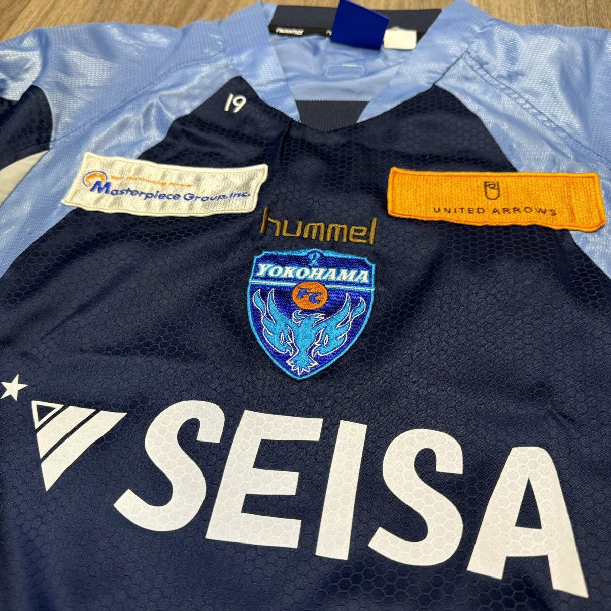 Hummel Yokohama FC player issued/worn training set Size US L / EU 52-54 / 3 - 4 Thumbnail