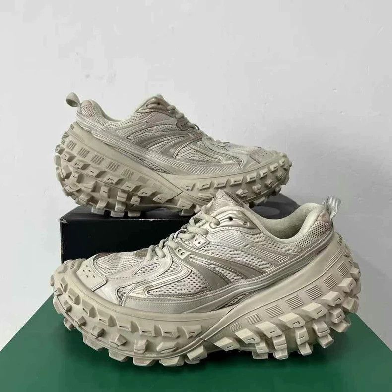 Balenciaga balenciaga tire sneakers size 43-2507 Size US 13 / EU 46 - 4 Thumbnail