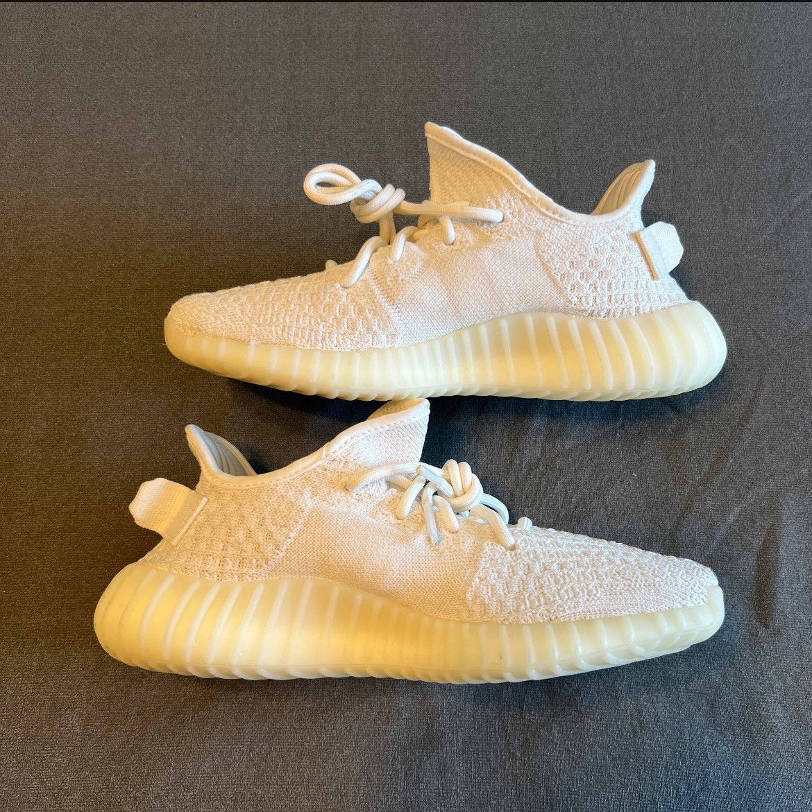 Adidas × Kanye West Adidas Yeezy Boost 350 V2 Bone Size 5 HQ6316 Size US 5 / EU 37 - 2 Thumbnail