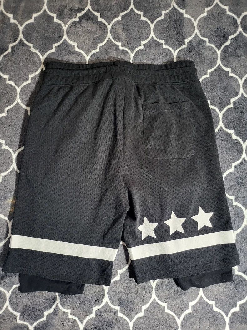 Givenchy Givenchy SizeM Casual shorts made of mesh breathable fabric Size US 30 / EU 46 - 5 Thumbnail