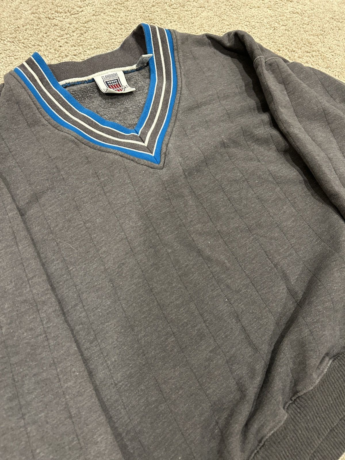 Vintage Vintage 1990s Men’s Claybrooke V Neck Sweater Grey Blue XL Size US XL / EU 56 / 4 - 2 Thumbnail