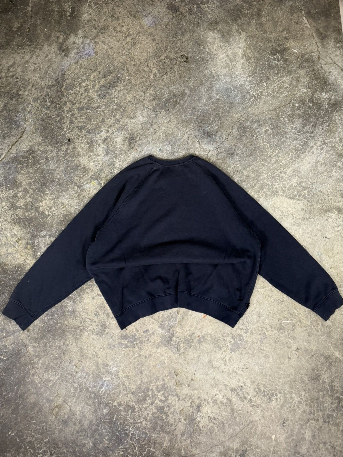Vintage Vintage Thrashed Nike Sweater Size US XL / EU 56 / 4 - 8 Thumbnail
