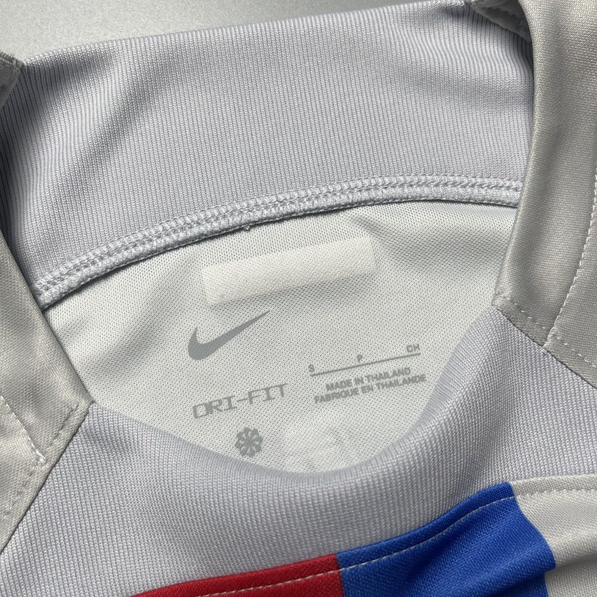 Vintage BARCELONA NIKE 2022/2023 FOOTBALL THIRD JERSEY OVO #50 DRAKE Size US S / EU 44-46 / 1 - 6 Thumbnail