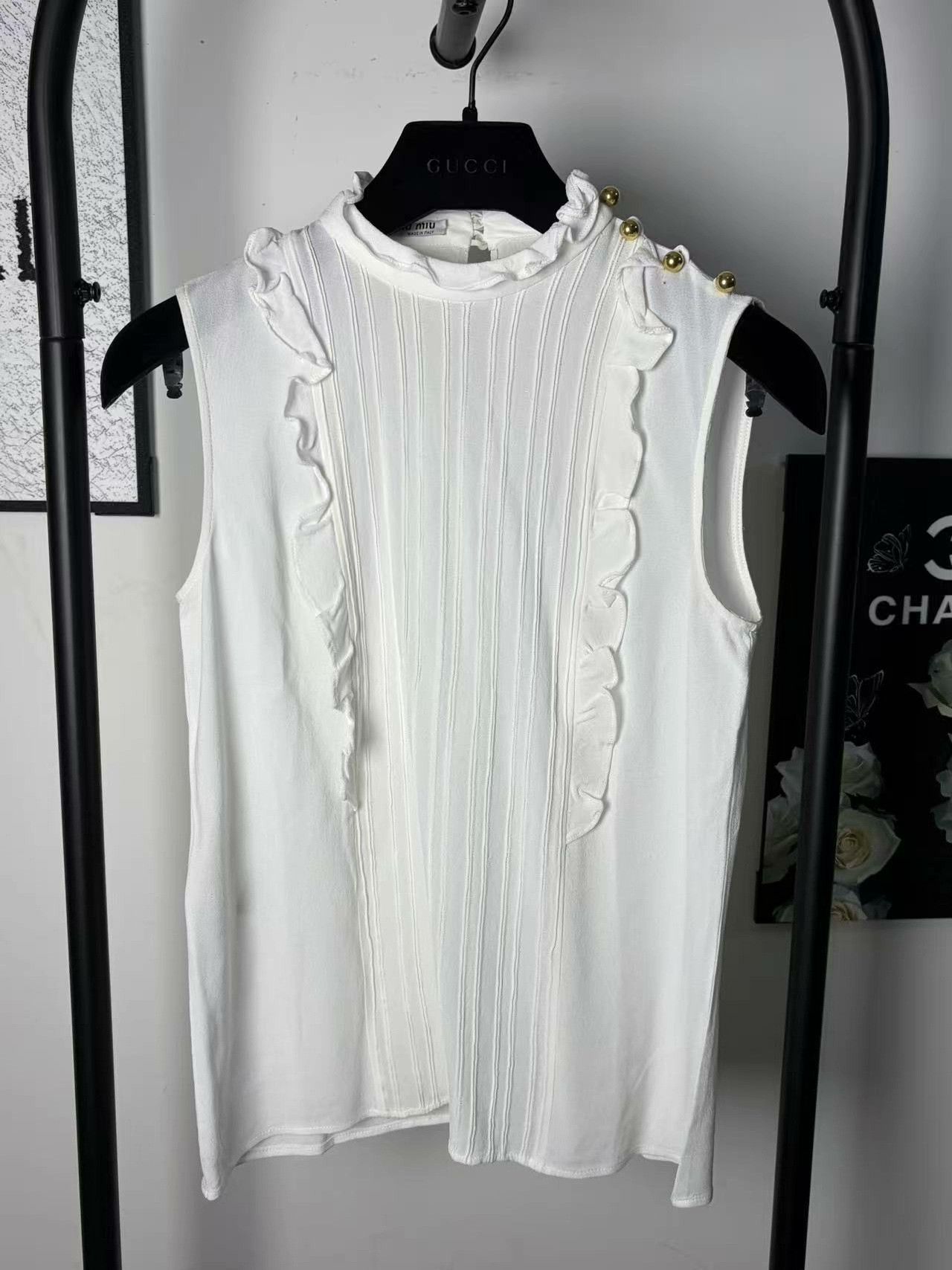 Miu Miu Miu Miu White Vest M Women Size M / US 6-8 / IT 42-44 - 1 Thumbnail
