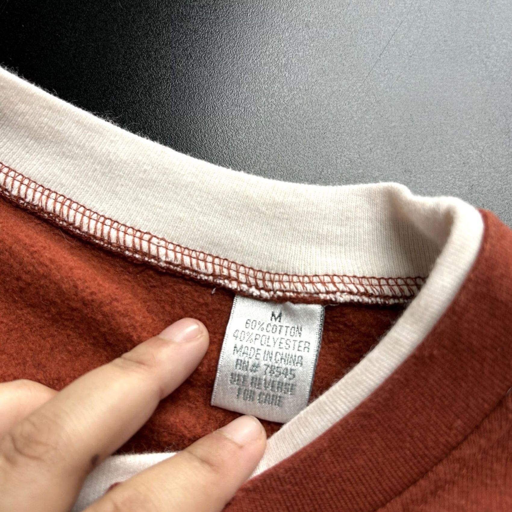 Rusty Rust Red Fleece Sweater Womens Medium Fall Leaf Embroidered Crewneck Pullover Size M / US 6-8 / IT 42-44 - 3 Thumbnail
