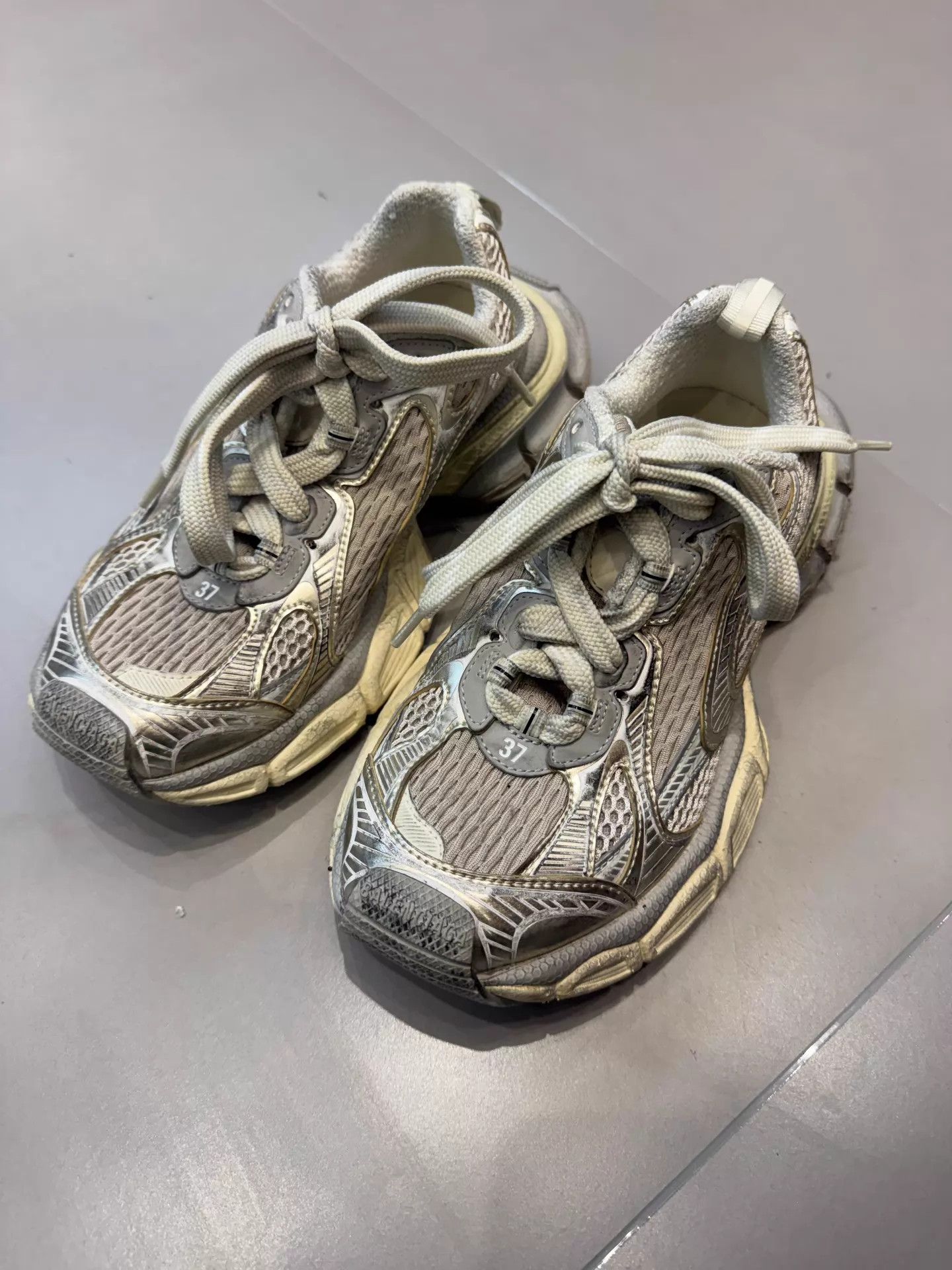 Balenciaga Balenciaga Women's Off-White Lace-Up Dad Sneaker 37 Size US 6.5 / IT 36.5 - 1 Thumbnail