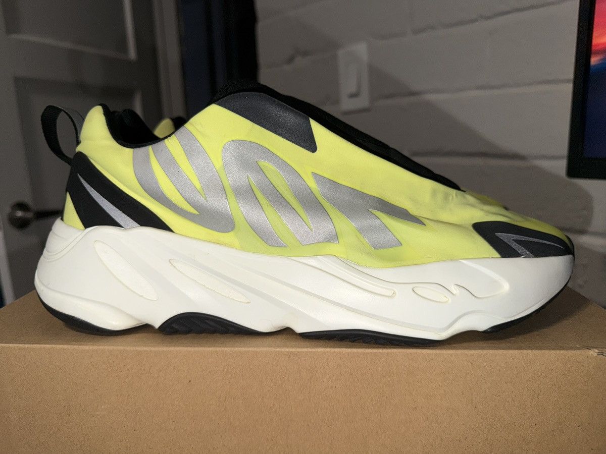 Yeezy Yeezy 700 MNVN Size US 12 / EU 45 - 2 Thumbnail