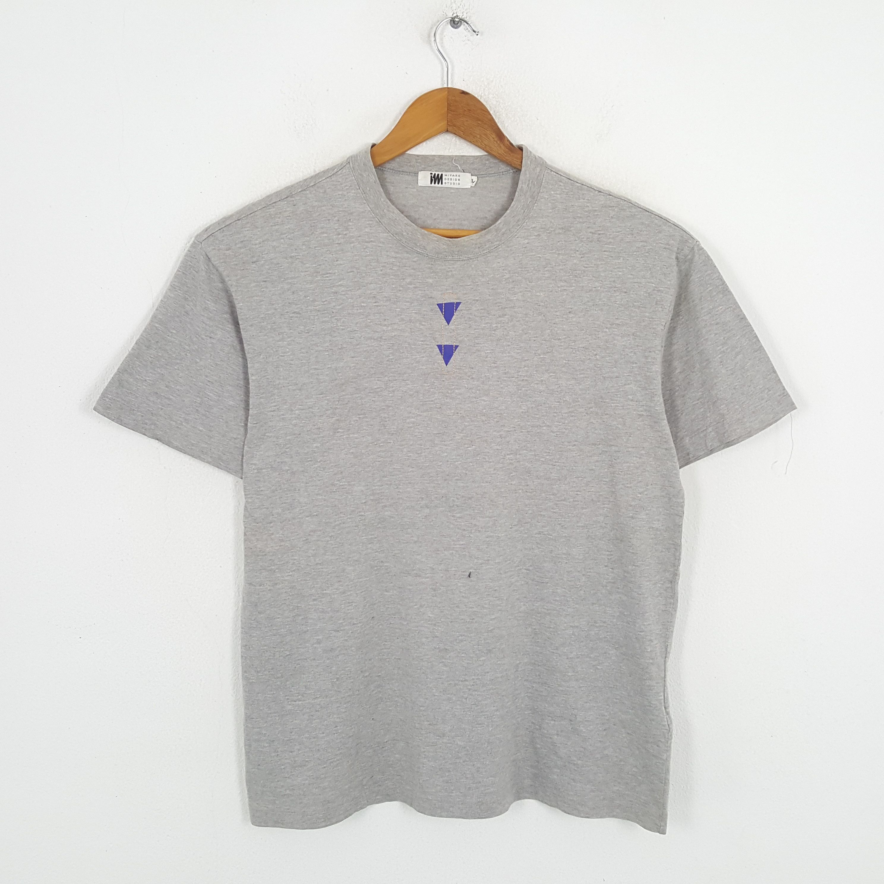 Issey Miyake × Japanese Brand × Vintage Vintage ISSEY MIYAKE Japanese Fashion Designer T-Shirt Size US L / EU 52-54 / 3 - 1 Thumbnail