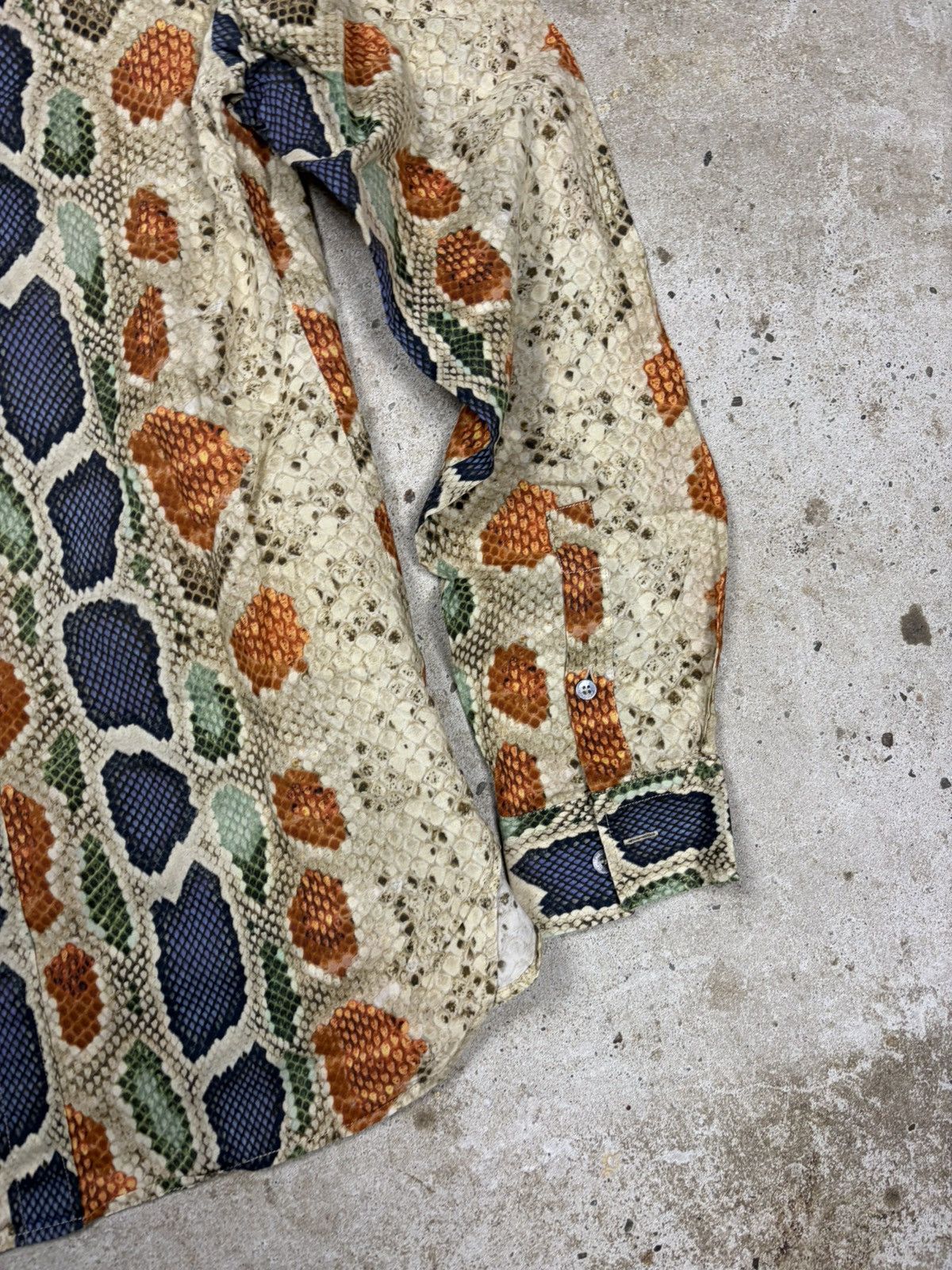 John Galliano Vintage 2000s John Galliano Snake Skin Print Button Up Shirt Size M / US 6-8 / IT 42-44 - 11 Thumbnail