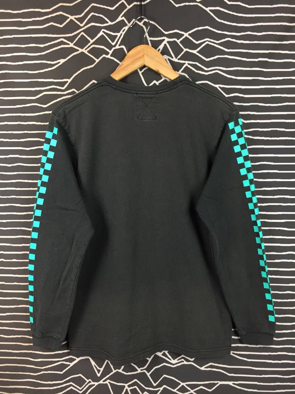 Vans Vans Off The Wall Big Logo Checkerboard Sleeves Tee Size M Size US M / EU 48-50 / 2 - 8 Thumbnail