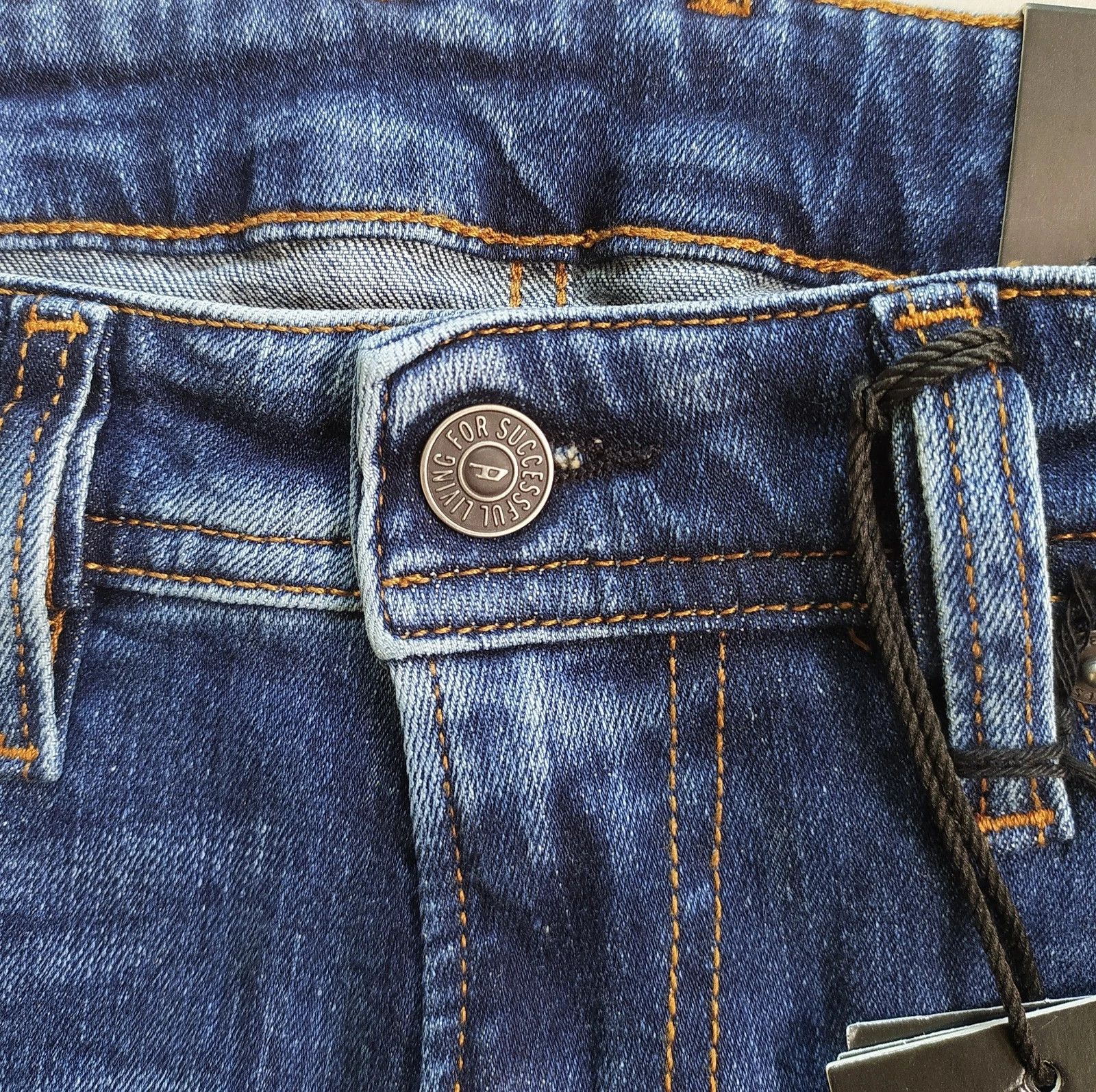 Diesel Diesel 1979 SLEENKER-R L.30 MENS JEANS T/9739 Size US 29 - 3 Thumbnail