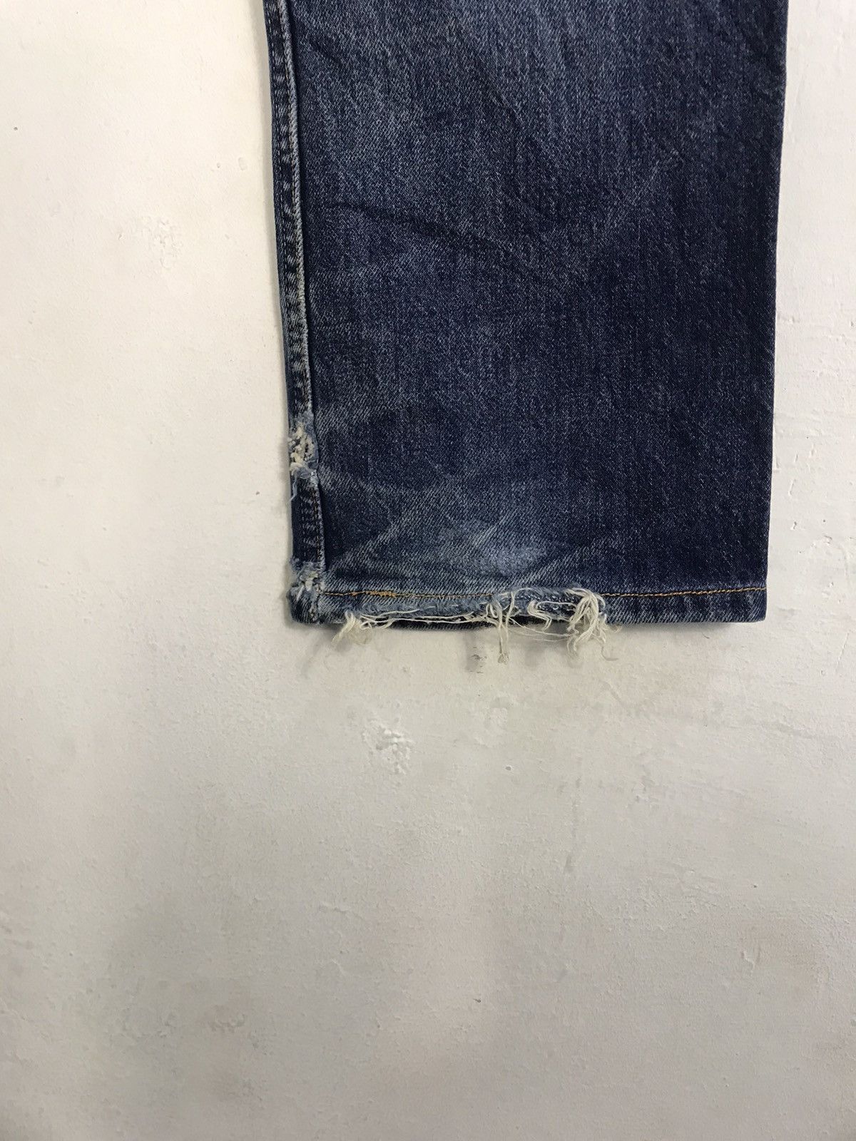 Levi's Vintage Clothing Levi's 90s Lot 501 Indigo Denim Jeans Buttonfly E181 Size US 30 / EU 46 - 21 Thumbnail
