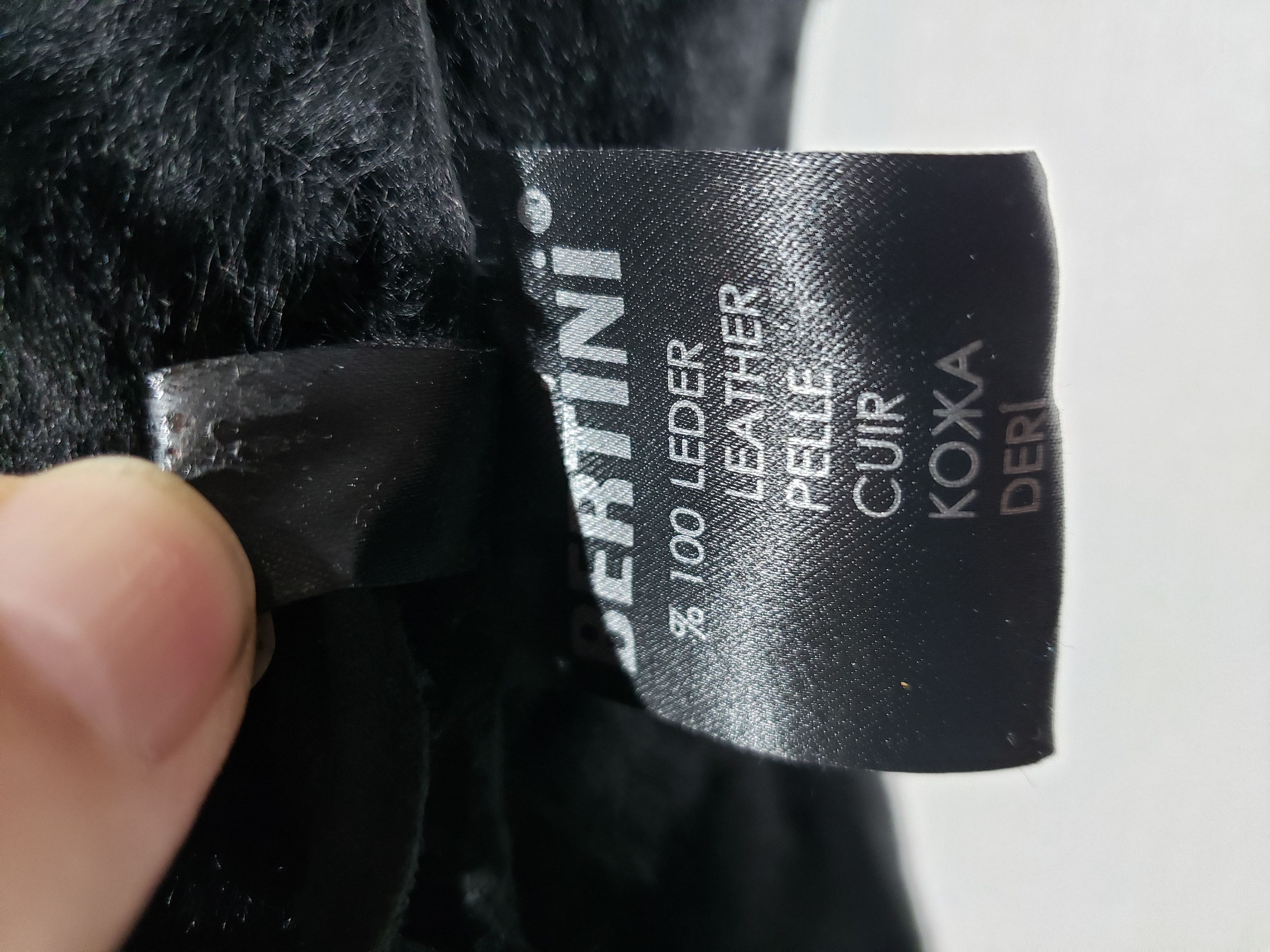 Other Stylish black sheepskin coat with a wide fluffy collar. Size S / US 4 / IT 40 - 11 Thumbnail