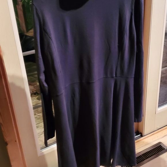 Athleta Athleta Black Round Neck Long Sleeve Sz. M Dress Size M / US 6-8 / IT 42-44 - 3 Thumbnail