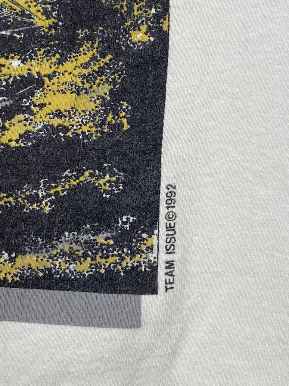 Vintage Vintage Team Issue 1992 "Hi Mom!" 90s Graphic Tee Size US XL / EU 56 / 4 - 8 Thumbnail