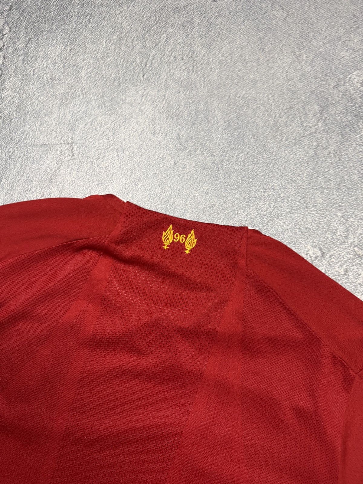 New Balance New Balance Liverpool Home Away Red Jersey T-shirt Size US S / EU 44-46 / 1 - 9 Thumbnail