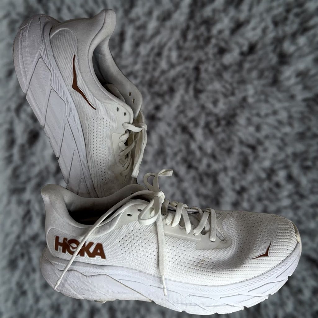 Vintage Hoka One One Arahi 7 White Rose Gold Running Sneakers Size 9B Women’s"} Size US 8 / IT 38 - 1 Thumbnail