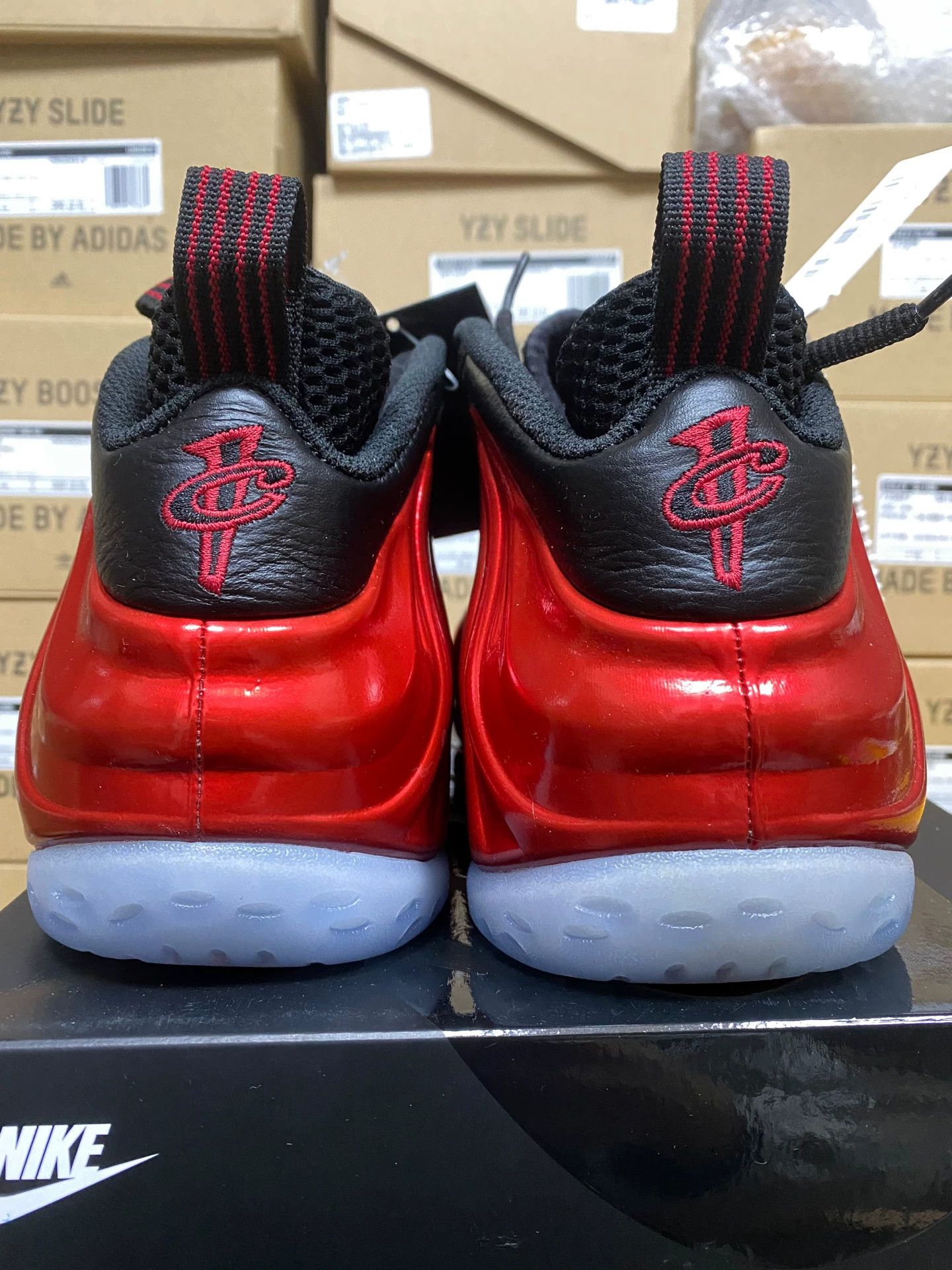 Nike Nike Basketball Red Lowtop Sneakers 42 Men Size US 9 / EU 42 - 1 Thumbnail