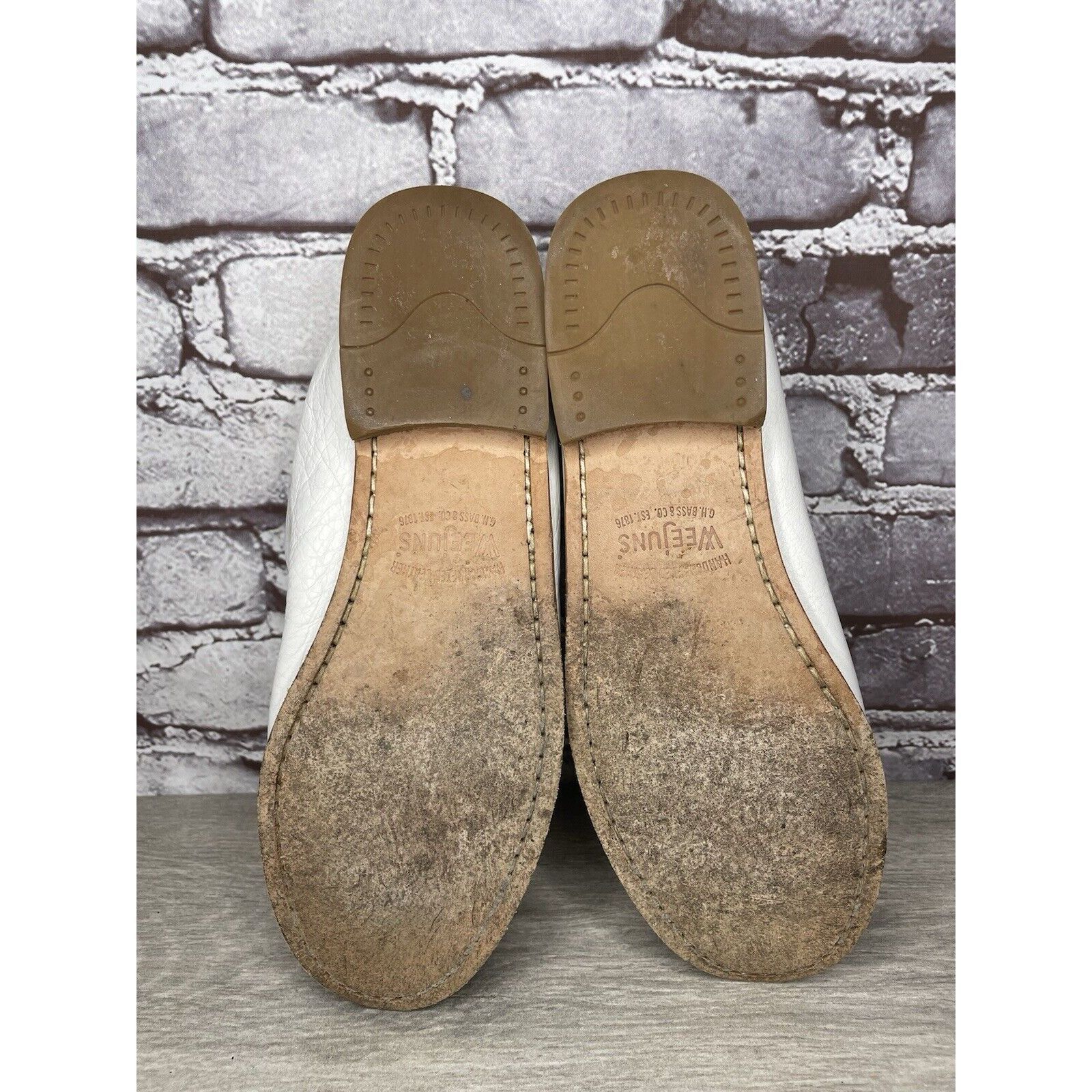 G.H. Bass & Co. G.H. Bass Weejuns White Leather Moc Toe Penny Loafers Shoes Size US 8.5 / IT 38.5 - 7 Thumbnail