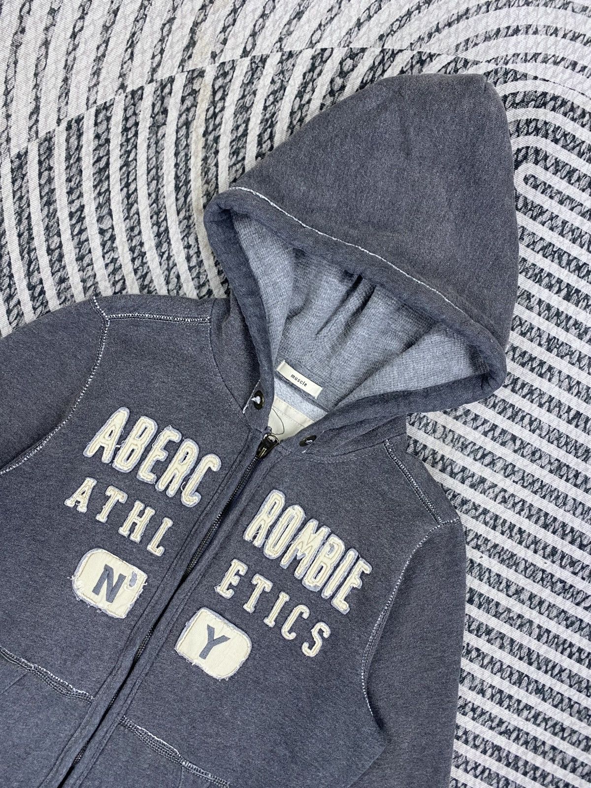Abercrombie & Fitch Vintage Abercrombie & Fitch Embroidered Zip-Up Hoodies Size US S / EU 44-46 / 1 - 6 Thumbnail
