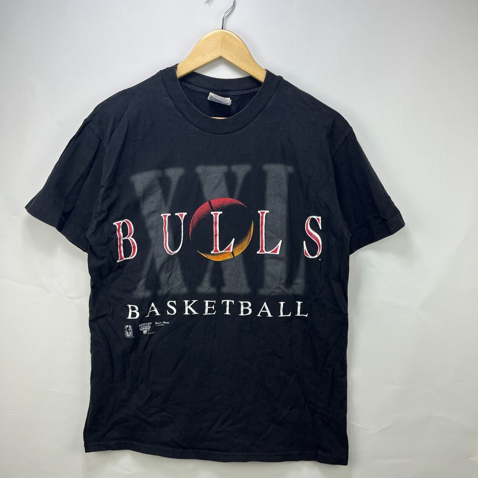NBA × Vintage Vintage 90s Chicago Bulls Faded Single Stitch T-Shirt Medium Size US M / EU 48-50 / 2 - 1 Thumbnail