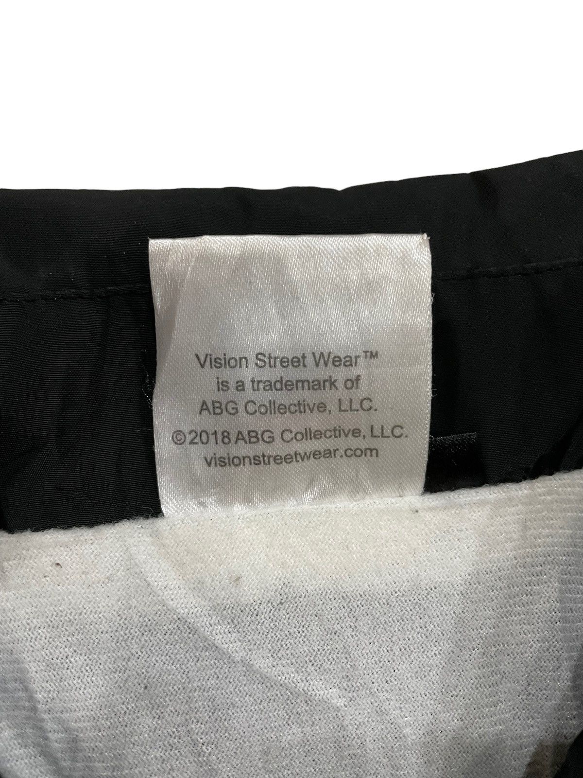 Vision Streetwear 🔥Rare🔥 Vision Streetwear Printed Skate Button up Jacket Size US L / EU 52-54 / 3 - 9 Thumbnail