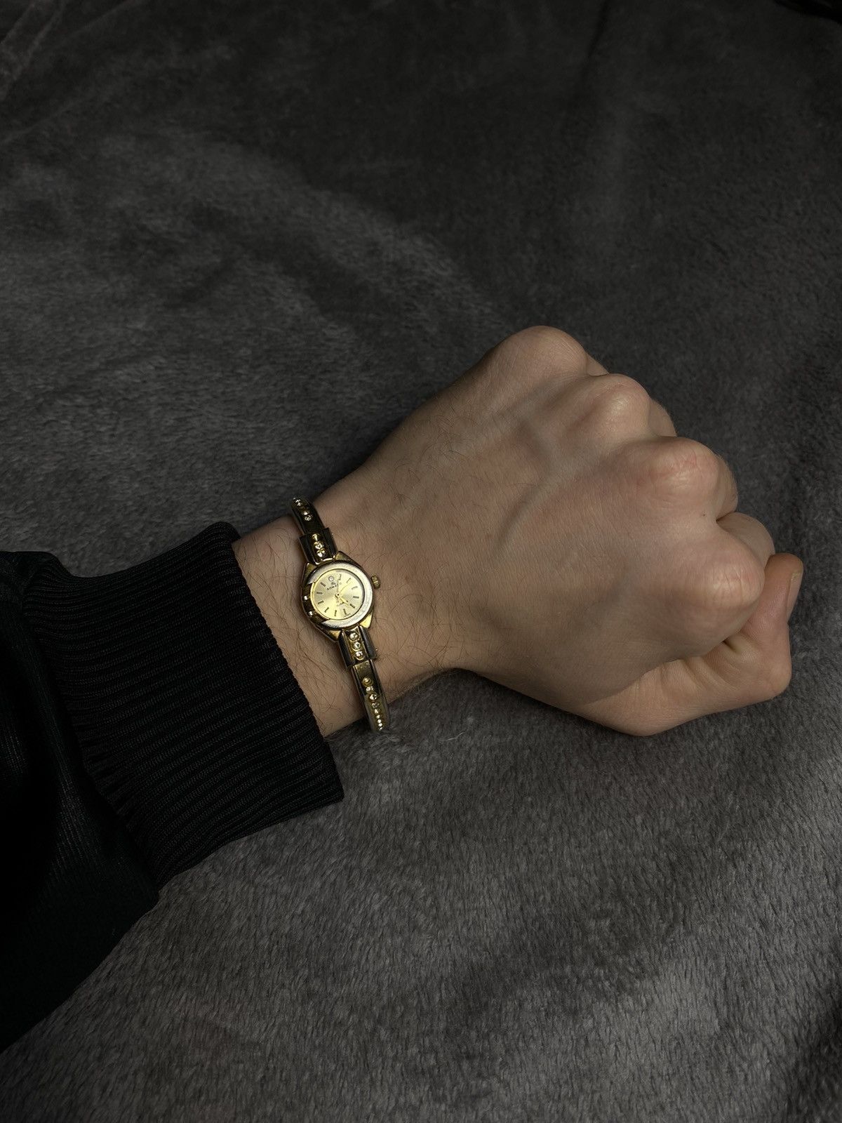 Vintage Vintage Bracelet Watch Gold Tone with Rhinestones Work 100% Size ONE SIZE - 7 Thumbnail