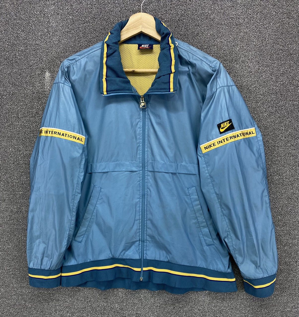 Nike Vintage 80s Nike International Light Jacket Size US M / EU 48-50 / 2 - 1 Thumbnail