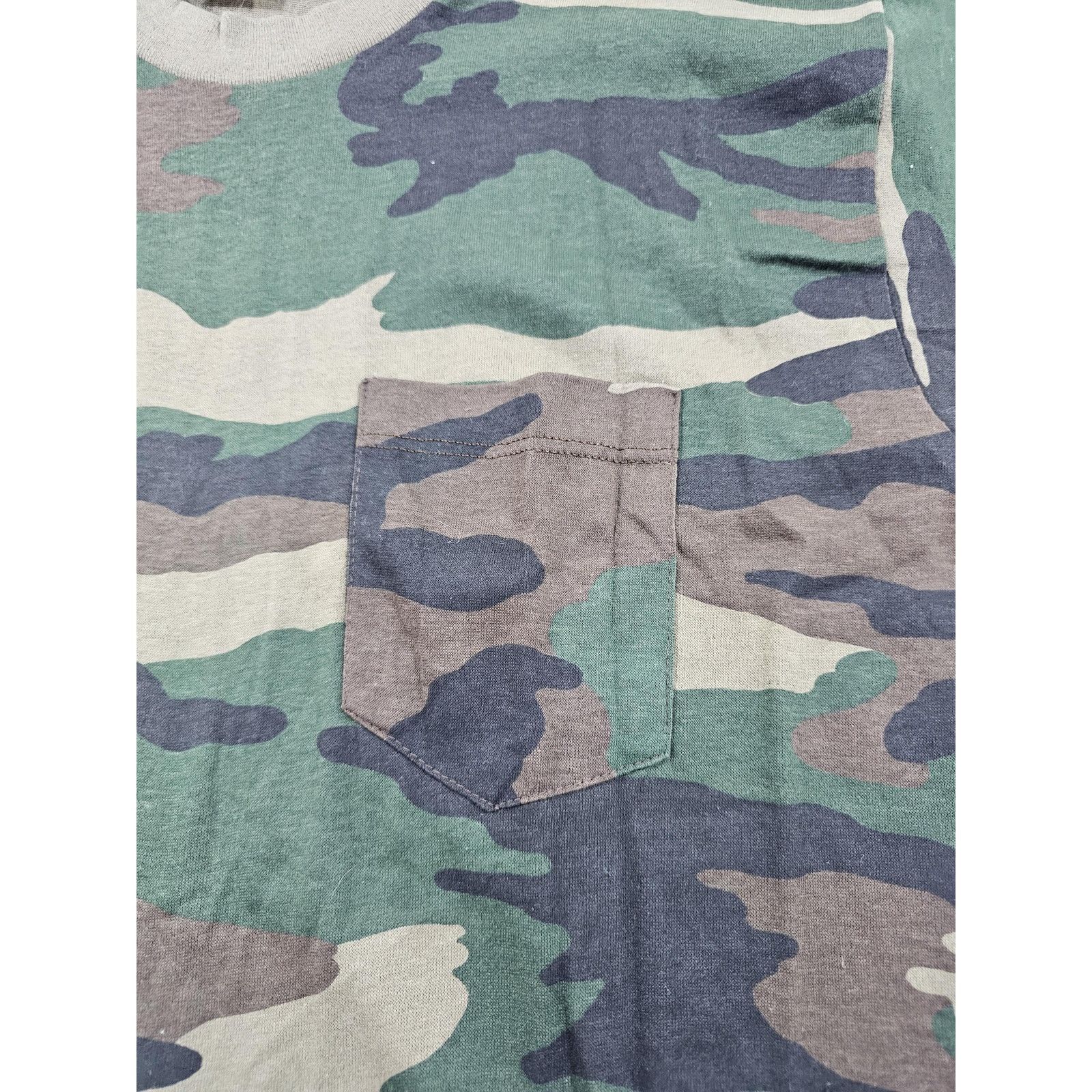 Other Woodland Camo Camoflauge Pocket 50/50 T-Shirt Duck Bay Sz M Size US M / EU 48-50 / 2 - 4 Thumbnail