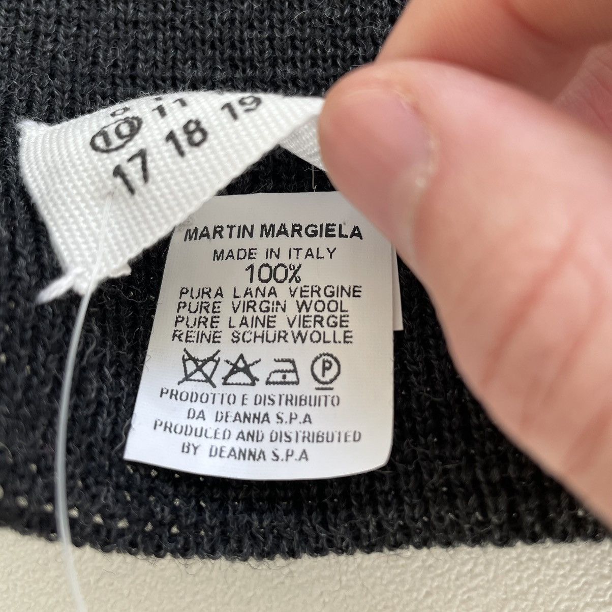 Maison Margiela A/W 2000 Waffle Weave Gray Wool Scarf Size ONE SIZE - 11 Thumbnail