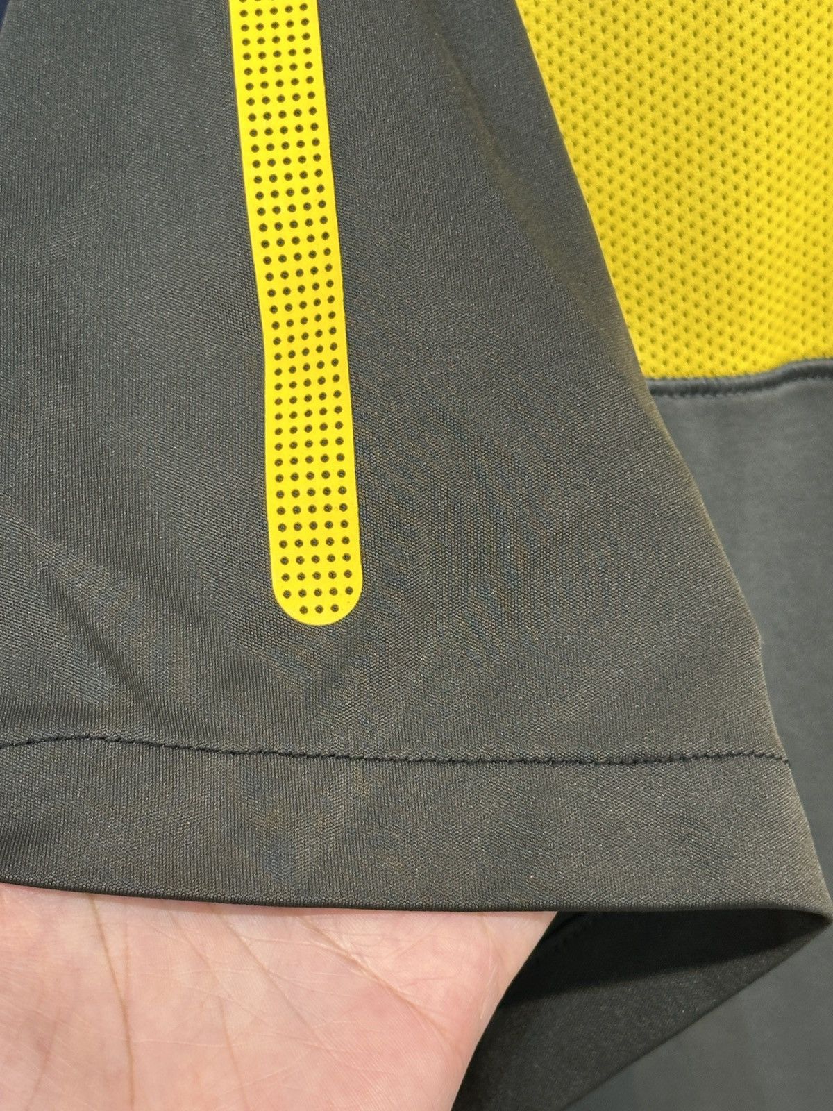 Nike Brazil 2010-11 Total90 Training Jersey Size US L / EU 52-54 / 3 - 8 Thumbnail