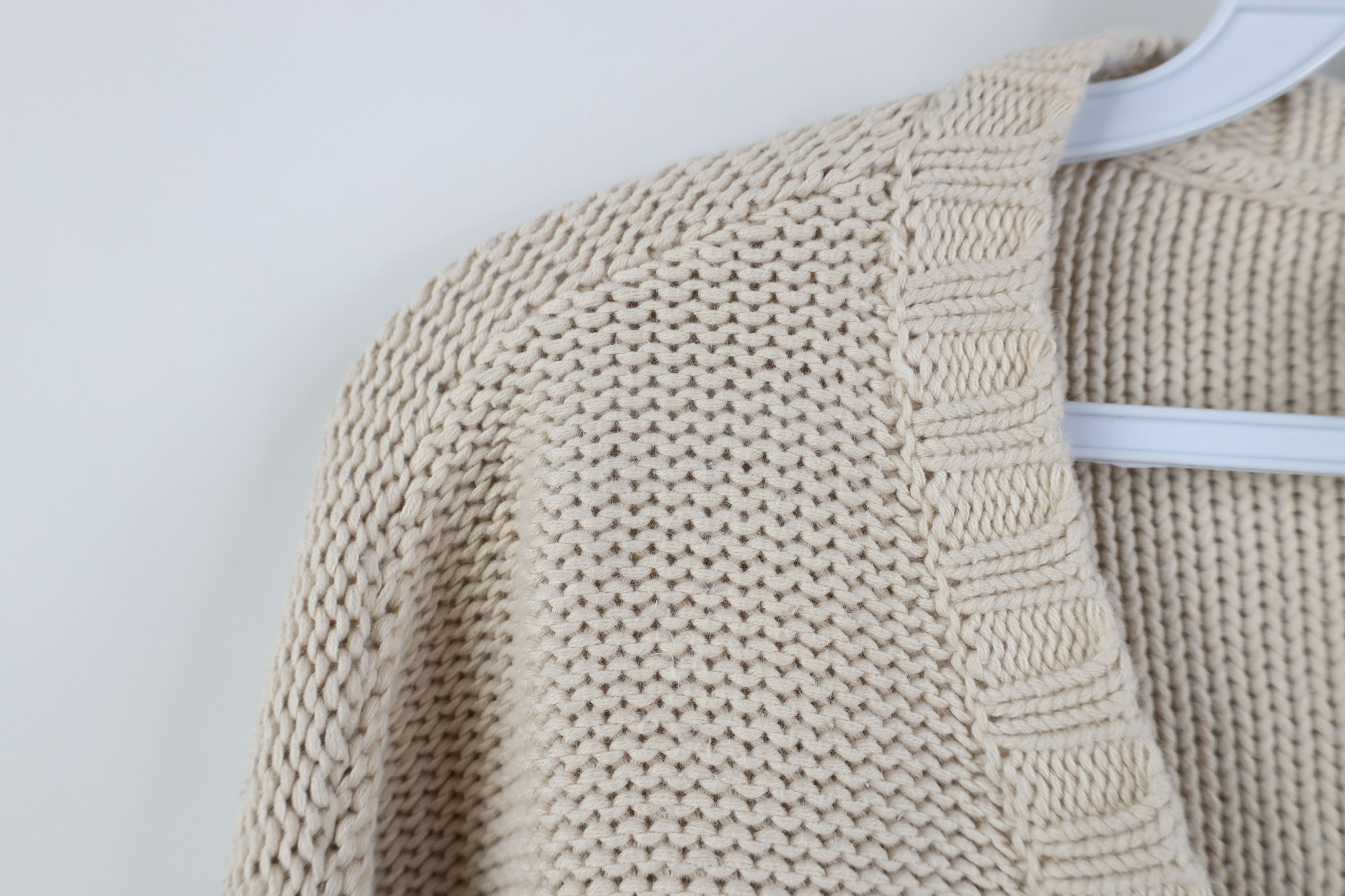 Gap Vintage Y2K 2001 Gap Heavyweight Knit V-Neck Sweater Beige Size US XL / EU 56 / 4 - 6 Thumbnail