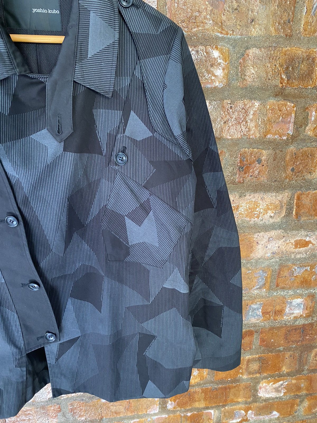 Japanese Brand × Yasuyuki Ishii × Yoshio Kubo 2000s Gradient triangle Camo asymmetrical Jacket Size US M / EU 48-50 / 2 - 5 Thumbnail