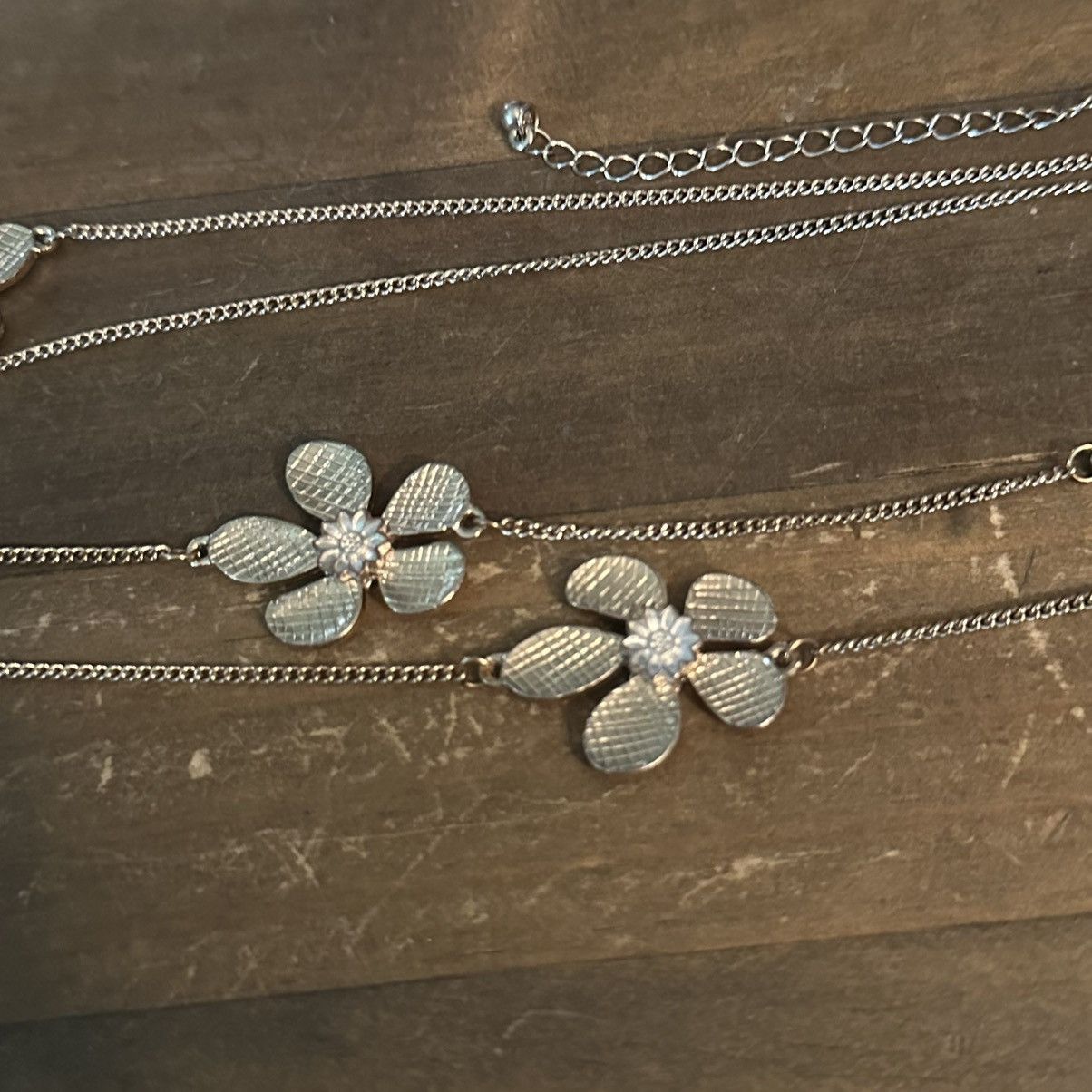 Other Long gold tone station flower chain necklace Size ONE SIZE - 5 Thumbnail