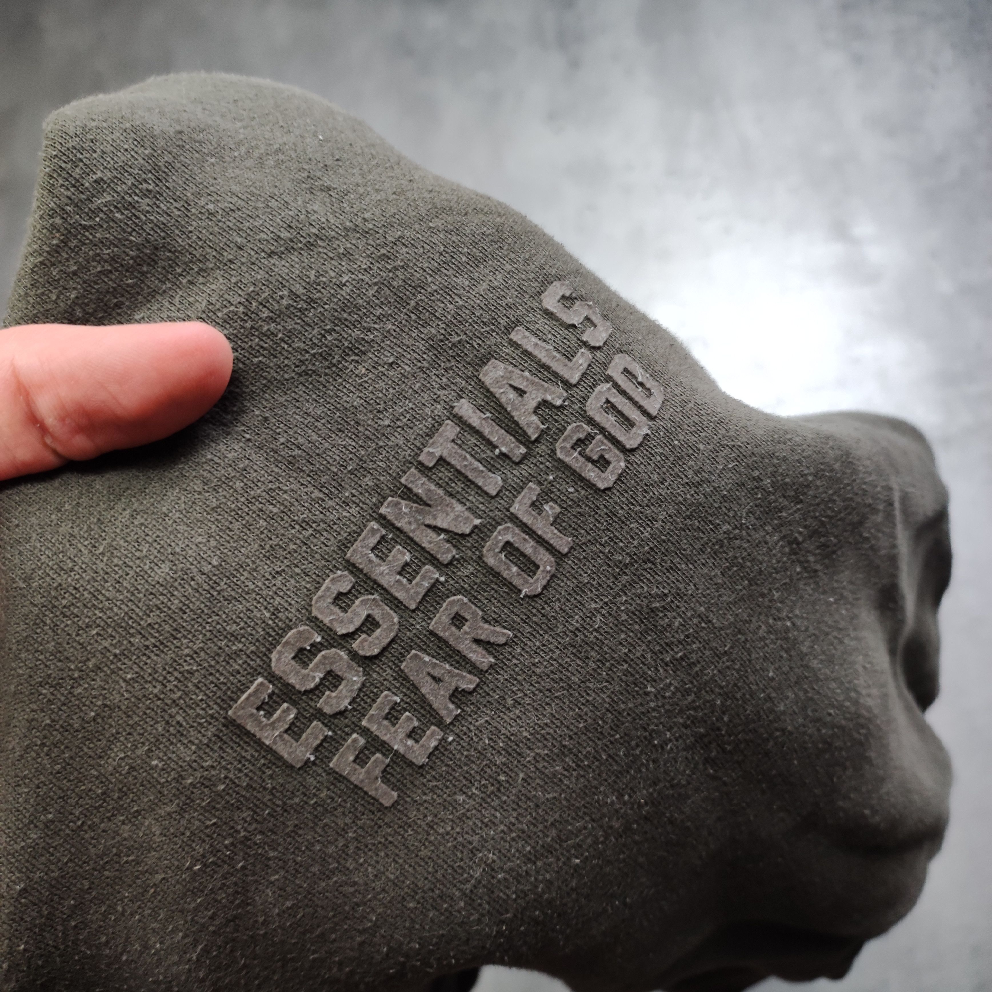 Essentials × FOG × Fear of God RARE FOG Fear of God Essentials Small Logo Crewneck Size US S / EU 44-46 / 1 - 5 Thumbnail