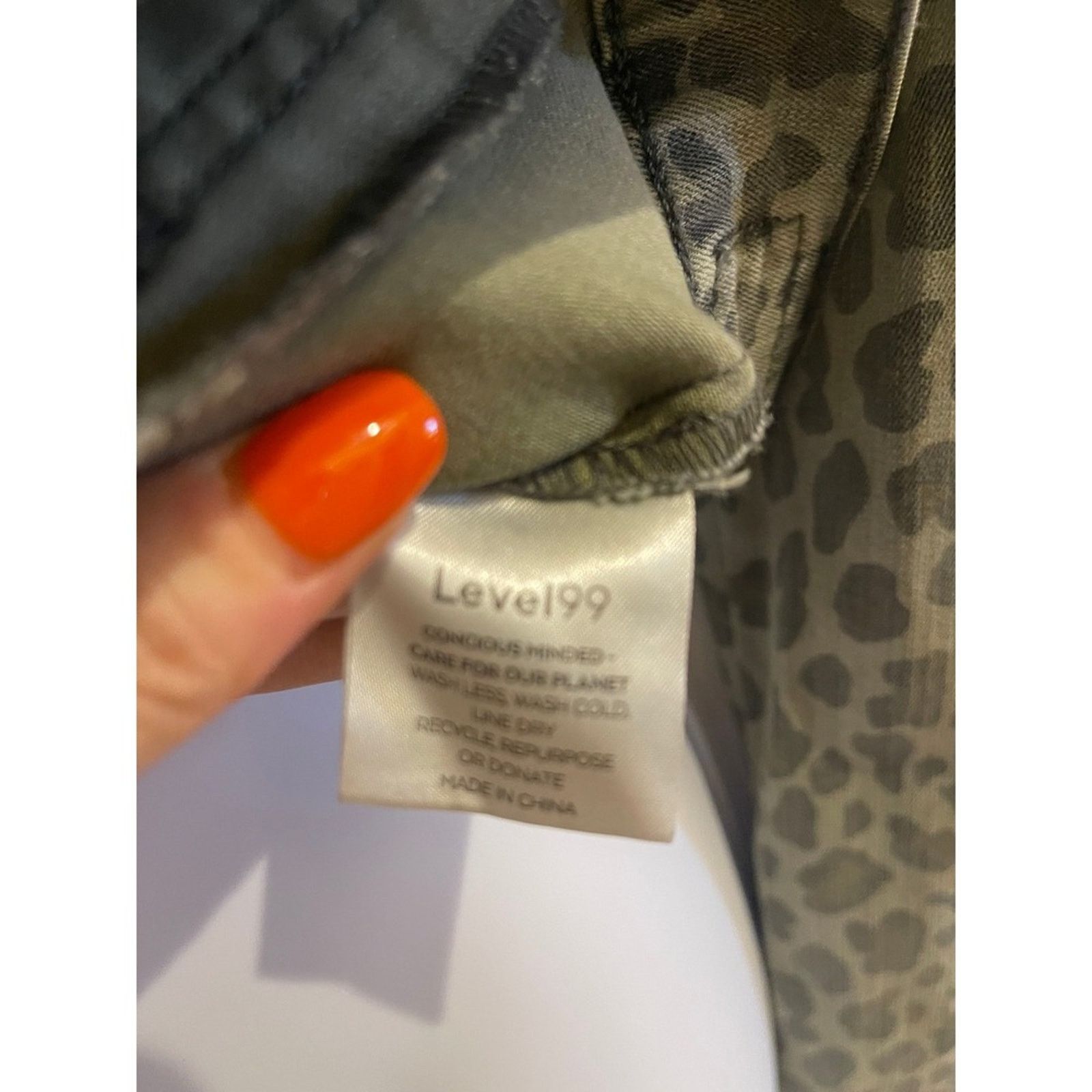 Lulus Lulus Olive Green Leopard Print Cropped Denim Jacket Trucker Size S / US 4 / IT 40 - 10 Thumbnail