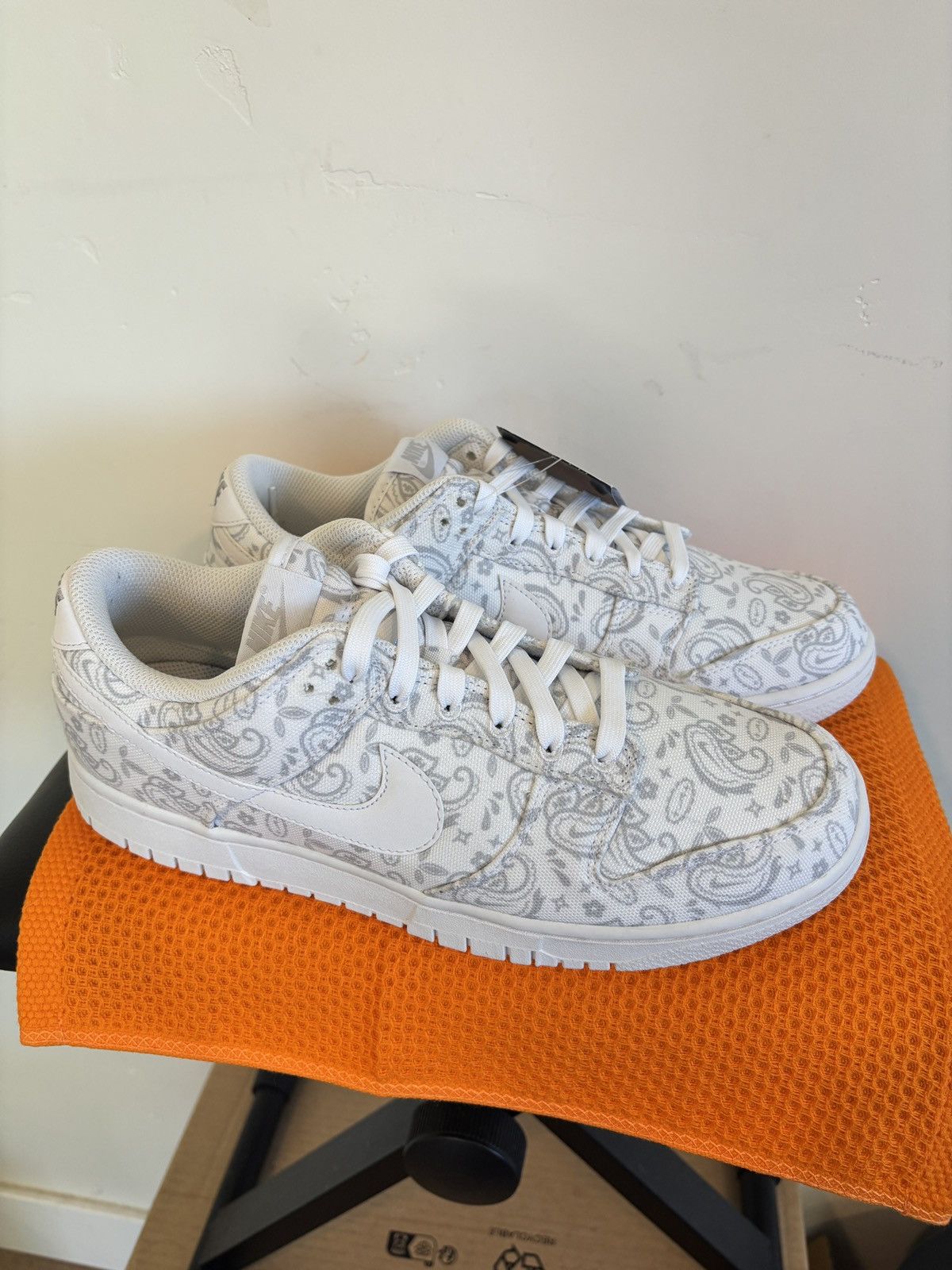 Nike Nike Dunk Low W White Paisley Size US 9.5 / EU 42-43 - 1 Thumbnail
