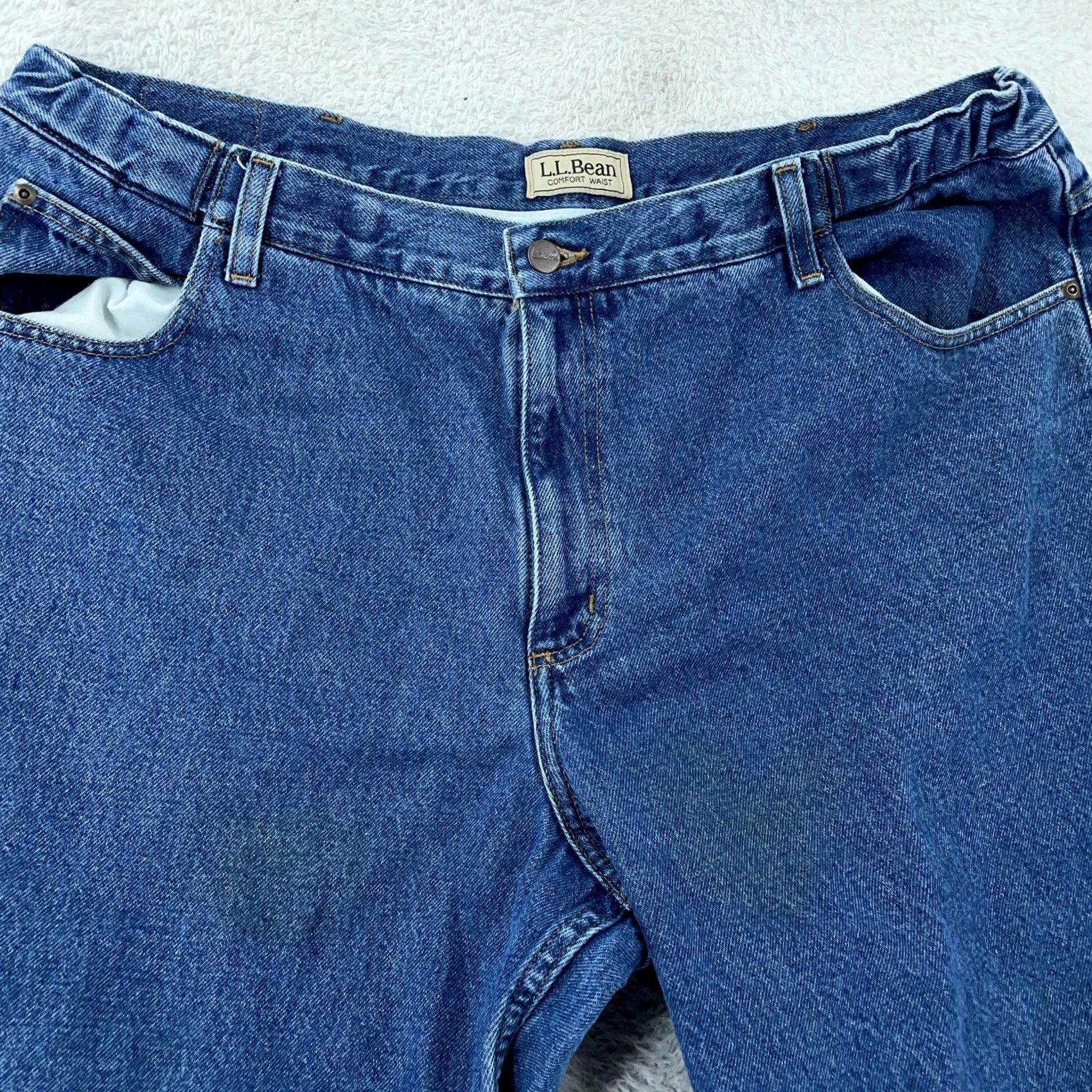 Vintage L.L.Bean Jeans Mens 42x29 Blue Denim Five Pocket Straight Leg Comfort Waist Pocketed Cotton Medium 90s Vintage Mens Size US 42 / EU 58 - 4 Thumbnail