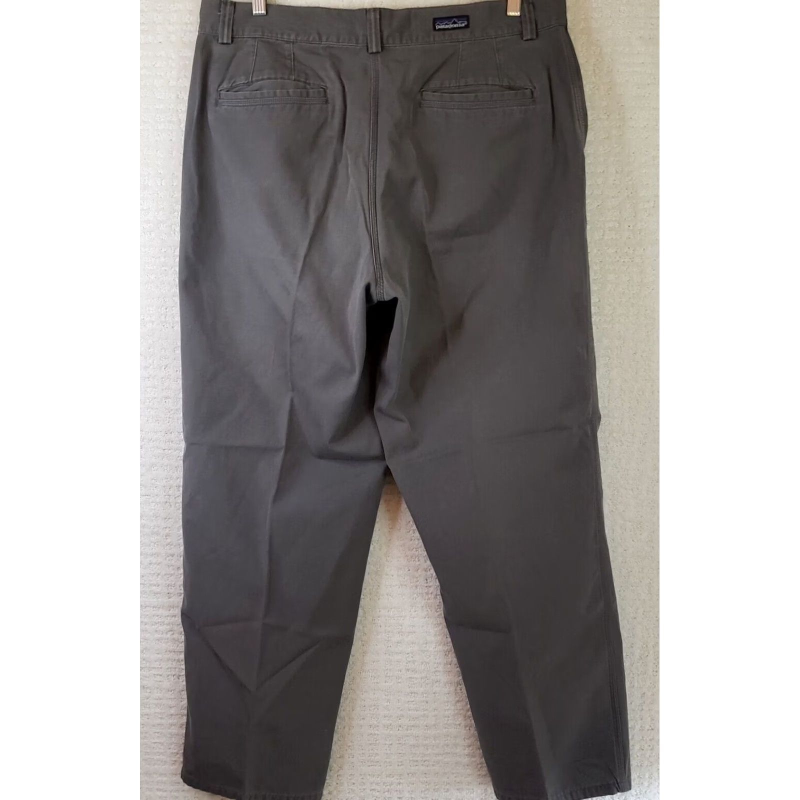 Patagonia Patagonia Men’s 36X30 Grey Pants 100% Cotton Casual Comfortable Flat Front Zip 5-Pocket Logo Straight Leg Regular Fit Size US 36 / EU 52 - 7 Thumbnail
