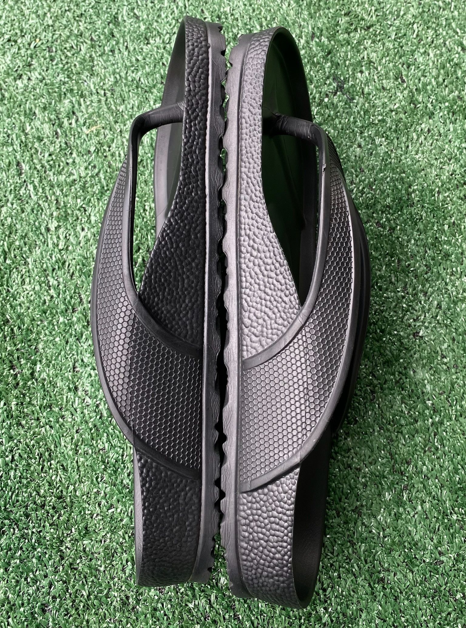 Birkenstock Birkenstock Honolulu Black Sandal Men’s 8 Women’s 10 Size US 8 / EU 41 - 7 Thumbnail